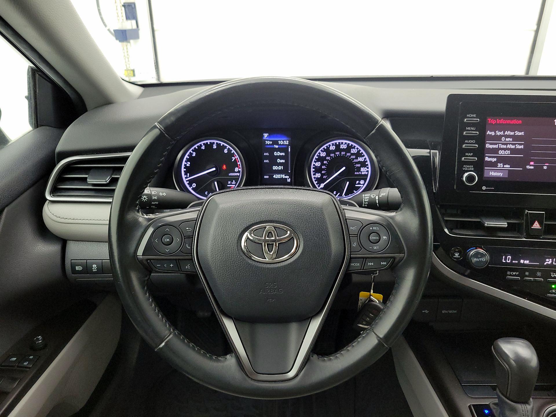 Thumbnail: 2022 Toyota Camry - 10