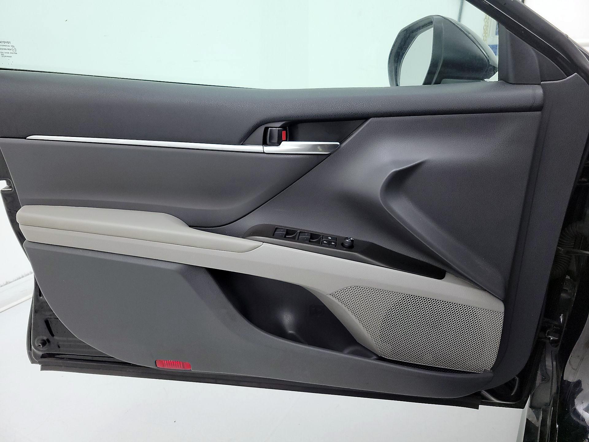 Thumbnail: 2022 Toyota Camry - 12
