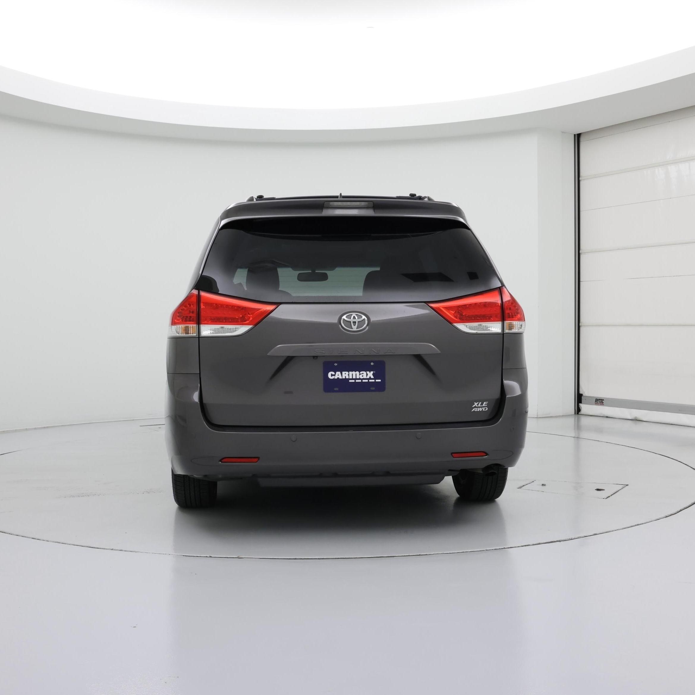 Thumbnail: 2014 Toyota Sienna - 6