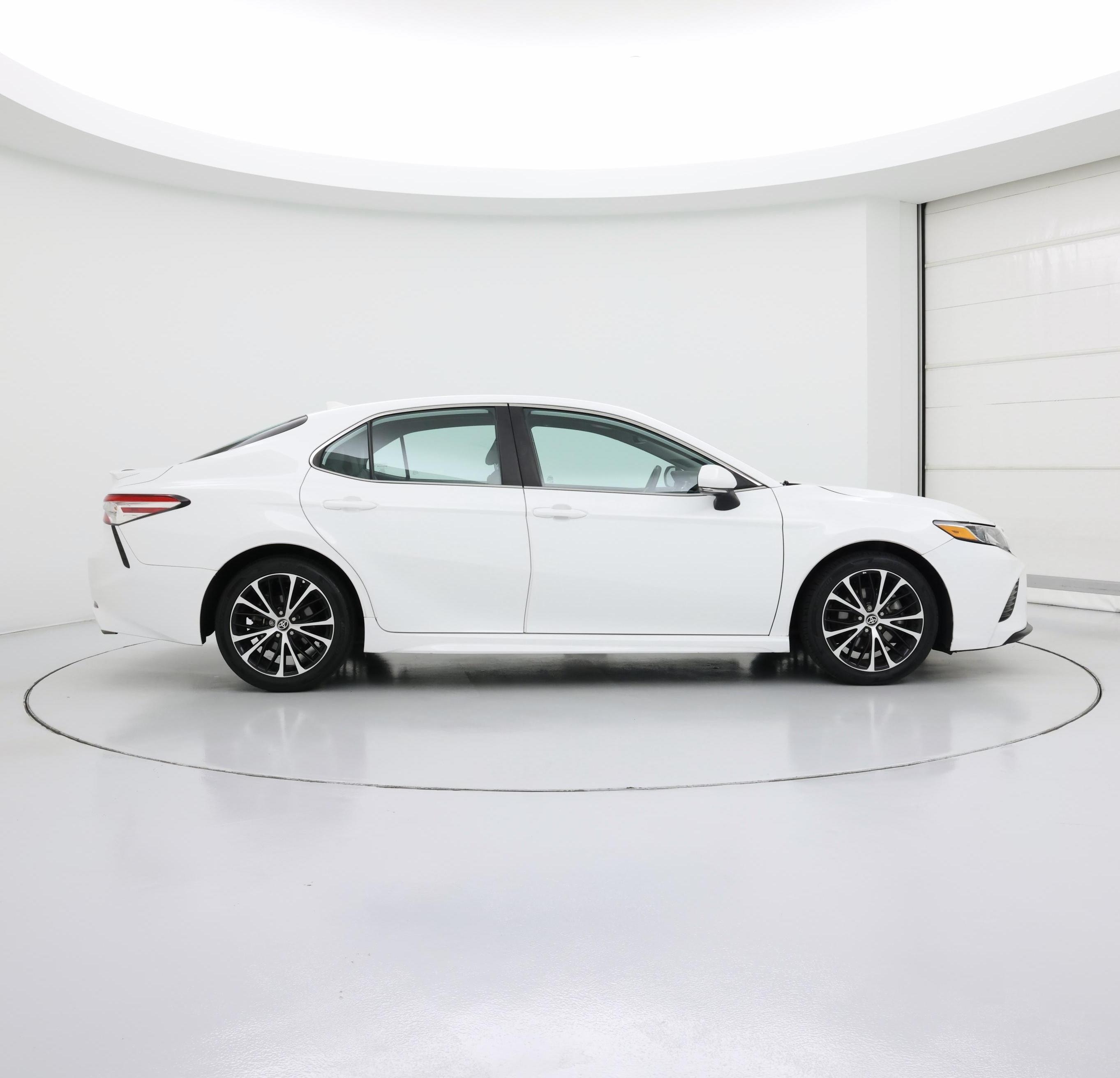 Thumbnail: 2020 Toyota Camry - 7