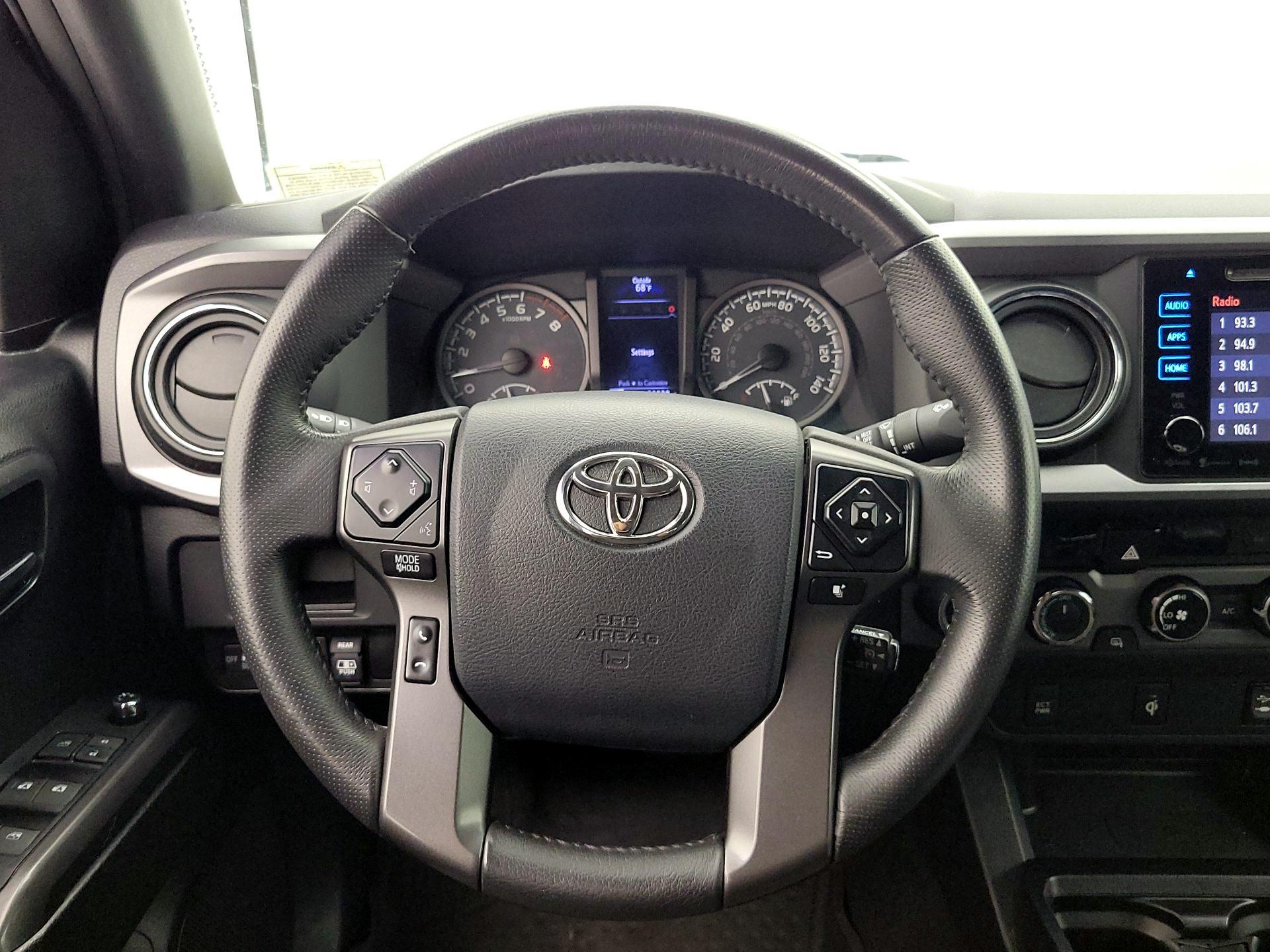 Thumbnail: 2017 Toyota Tacoma - 10