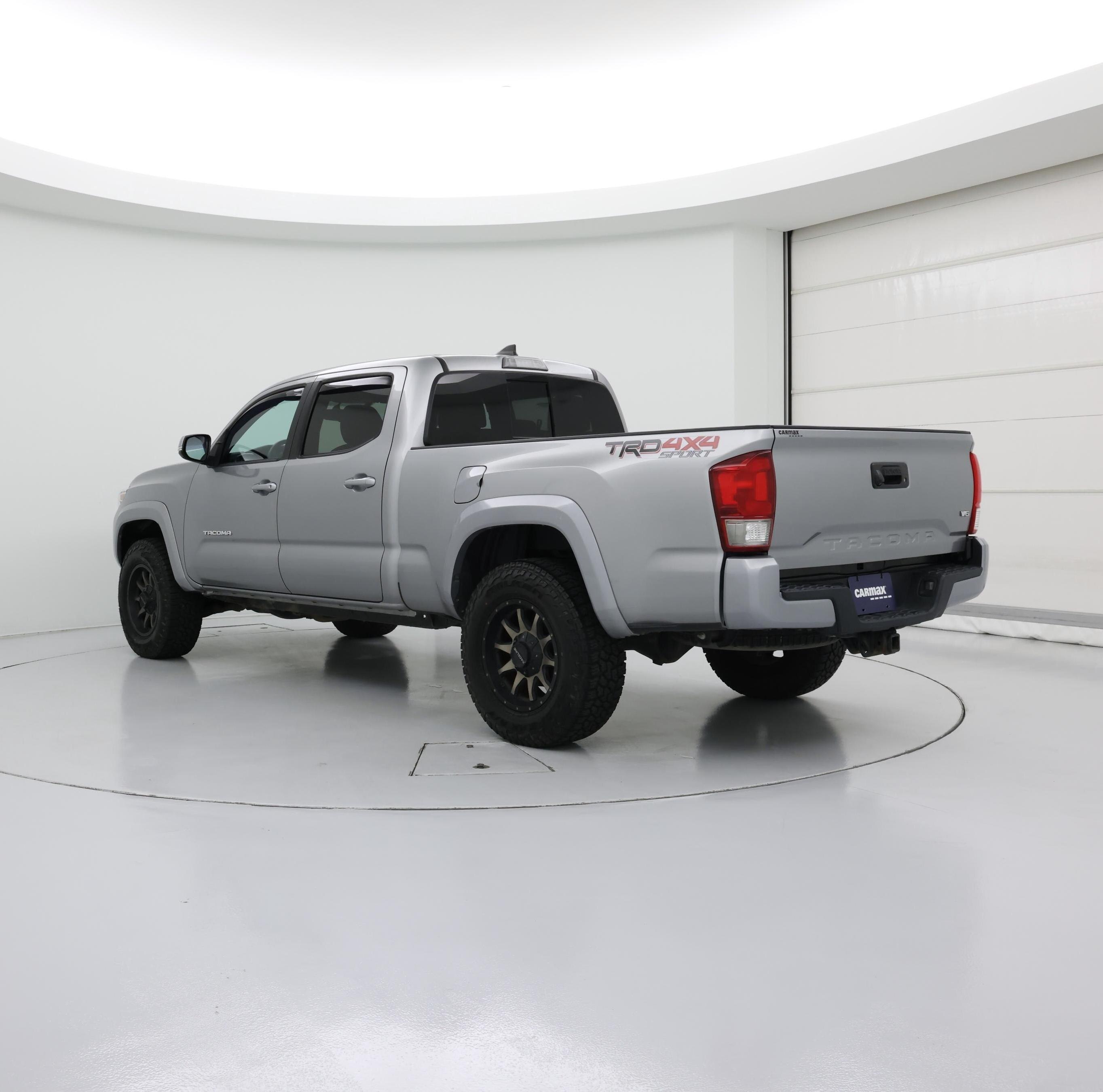 Thumbnail: 2017 Toyota Tacoma - 2