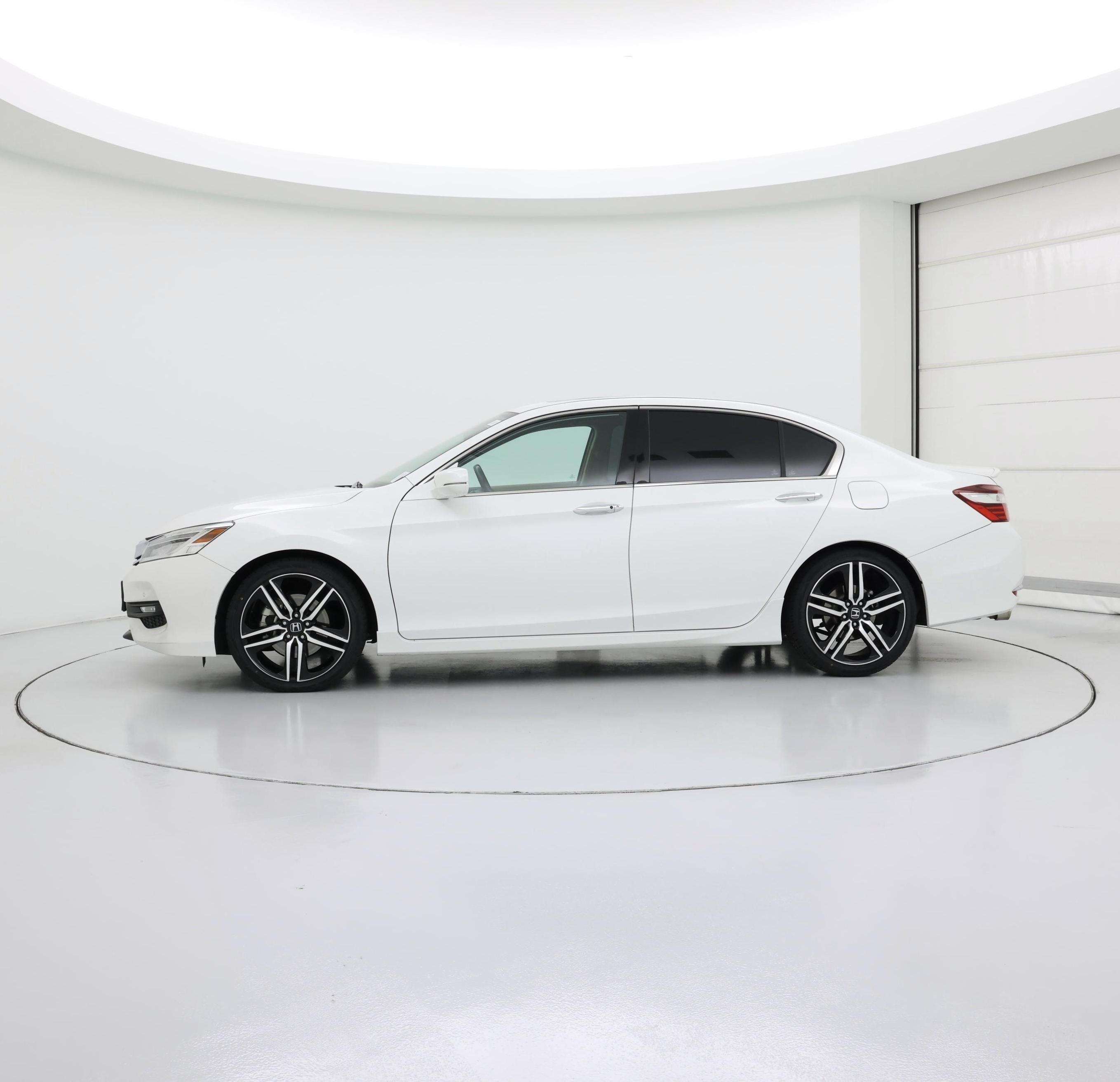 Thumbnail: 2016 Honda Accord - 3