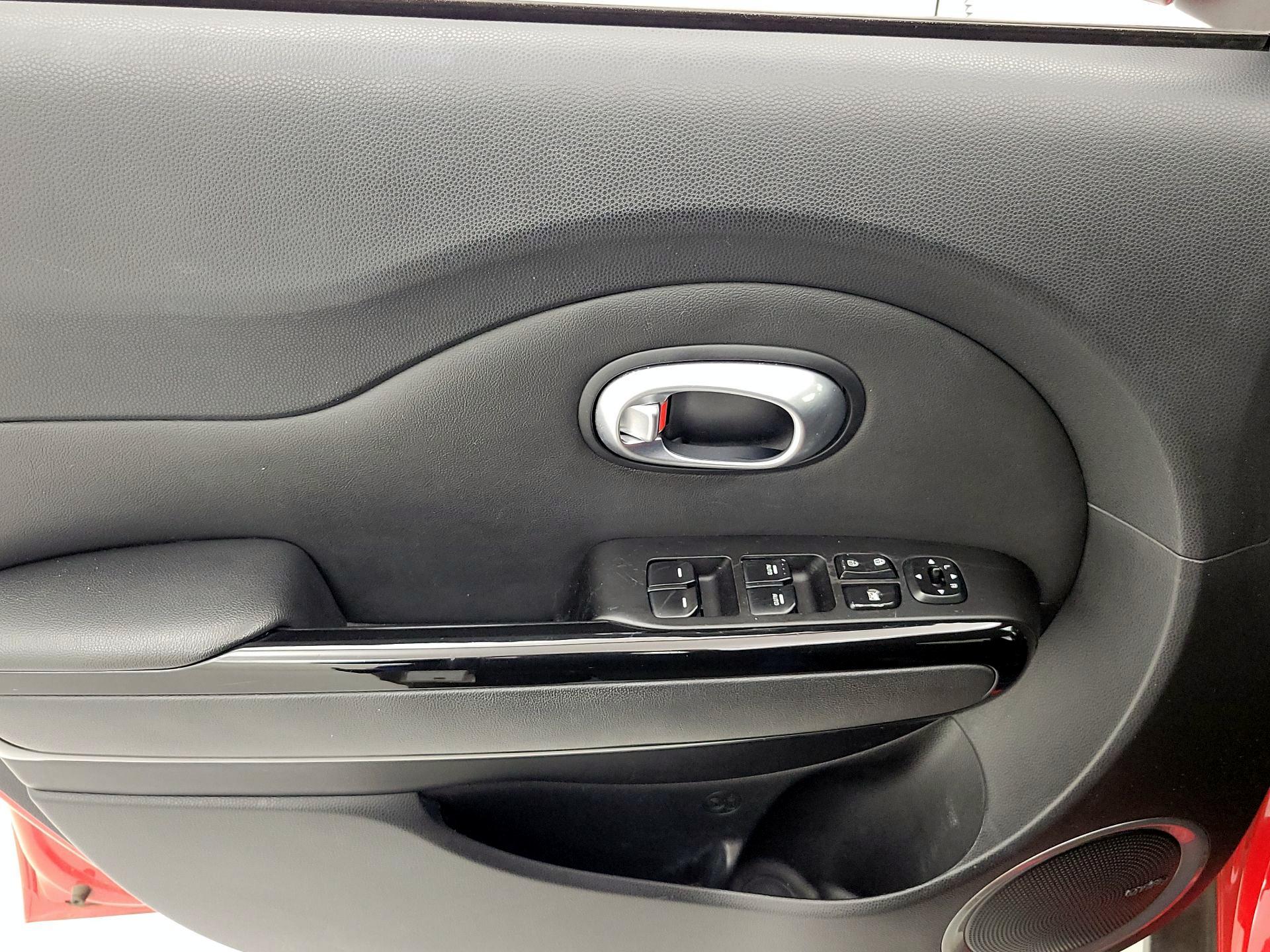 Thumbnail: 2015 Kia Soul - 12