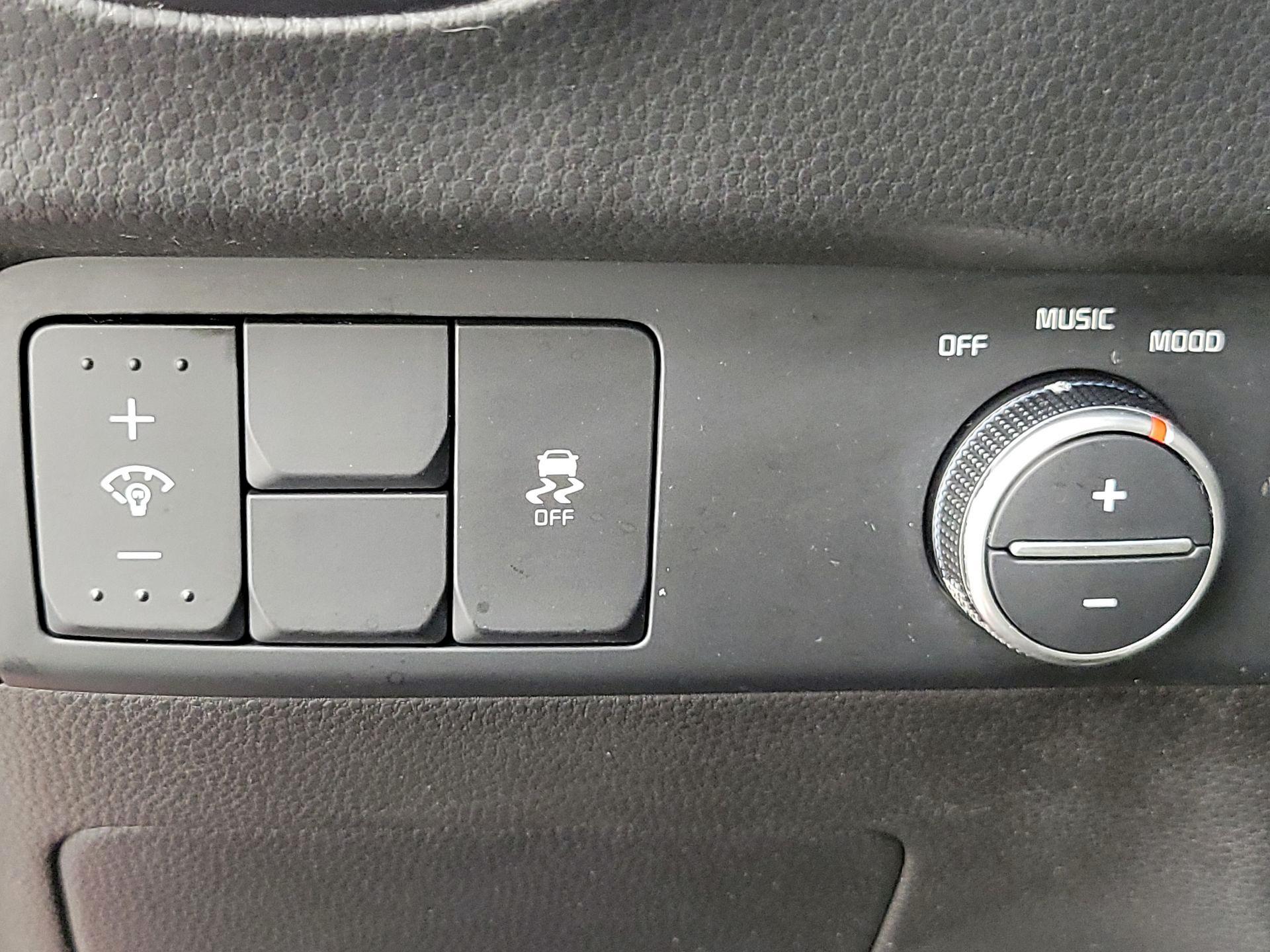 Thumbnail: 2015 Kia Soul - 13