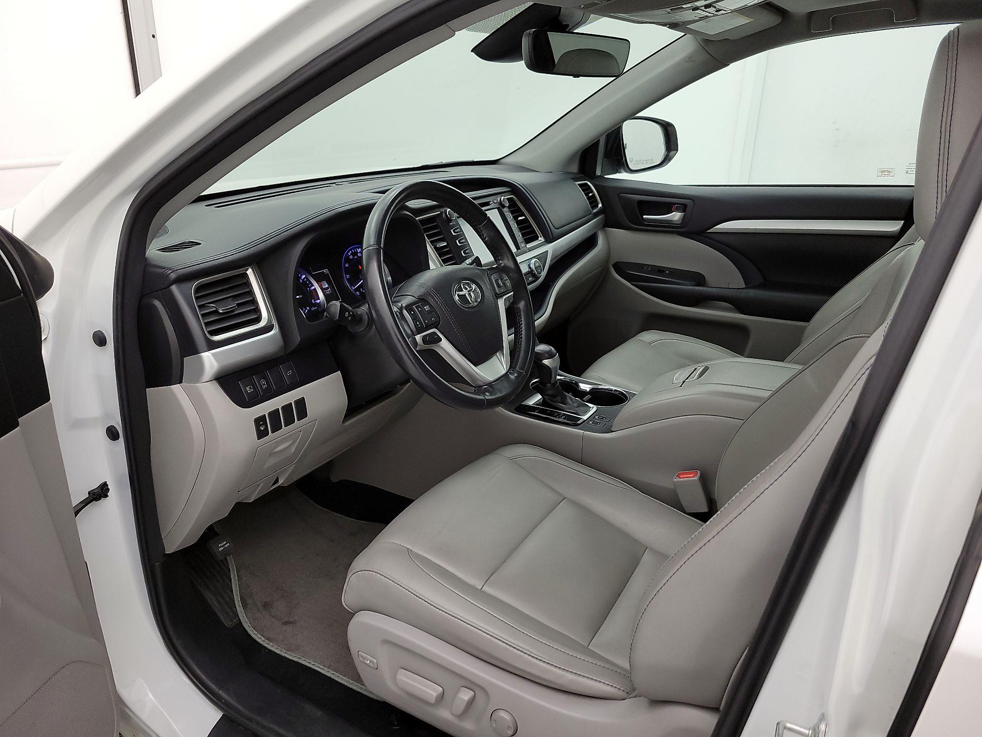 Thumbnail: 2018 Toyota Highlander - 11