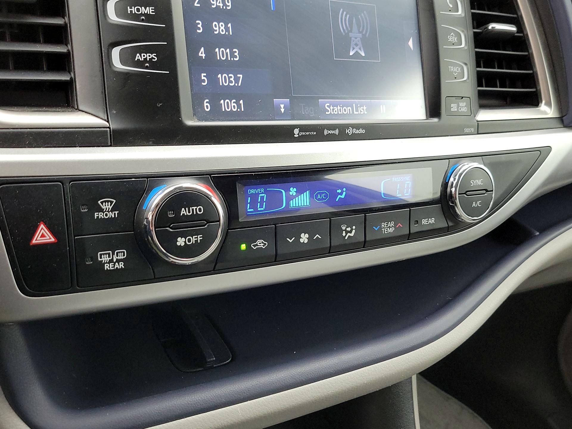 Thumbnail: 2018 Toyota Highlander - 16