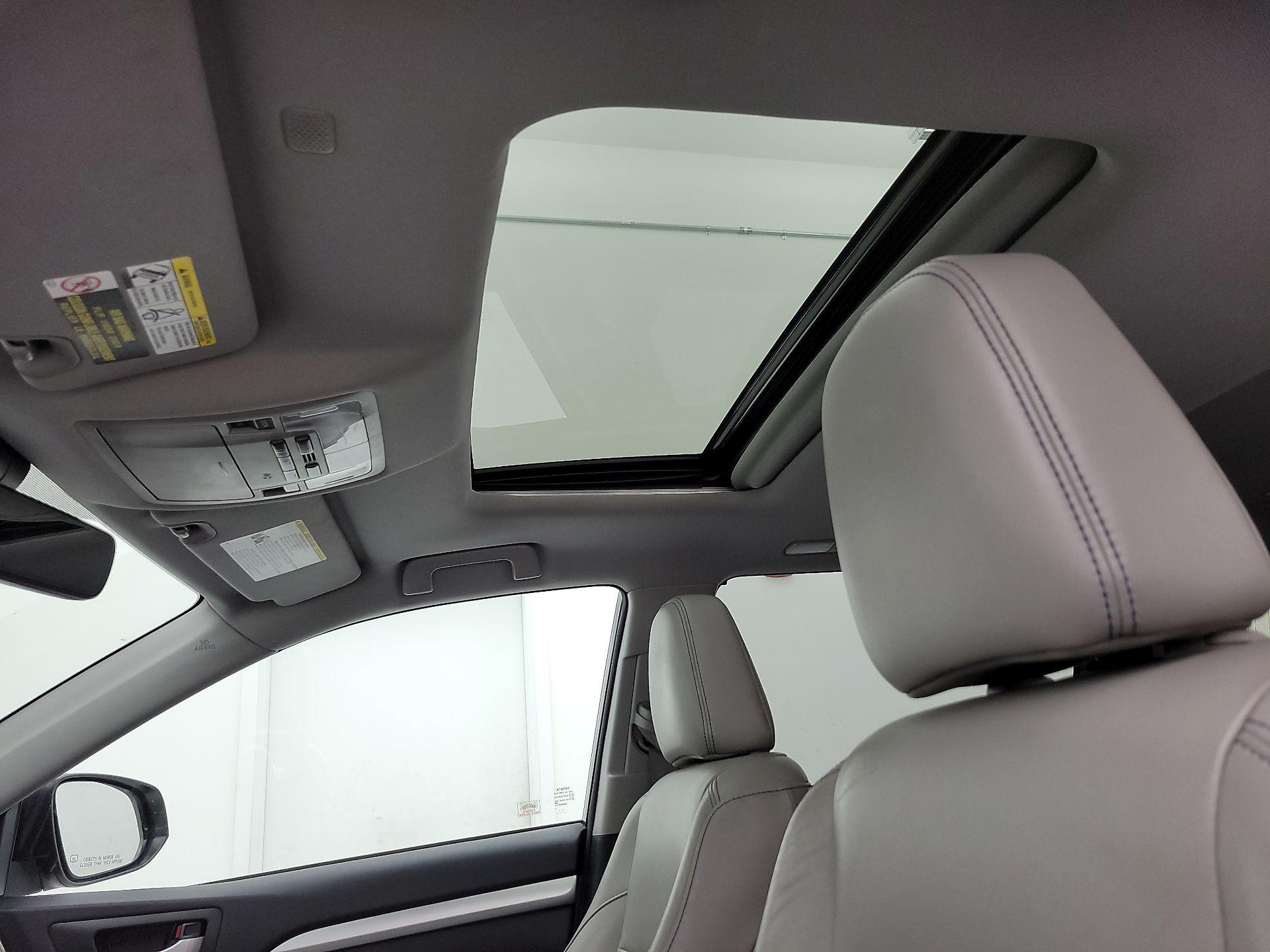 Thumbnail: 2018 Toyota Highlander - 19