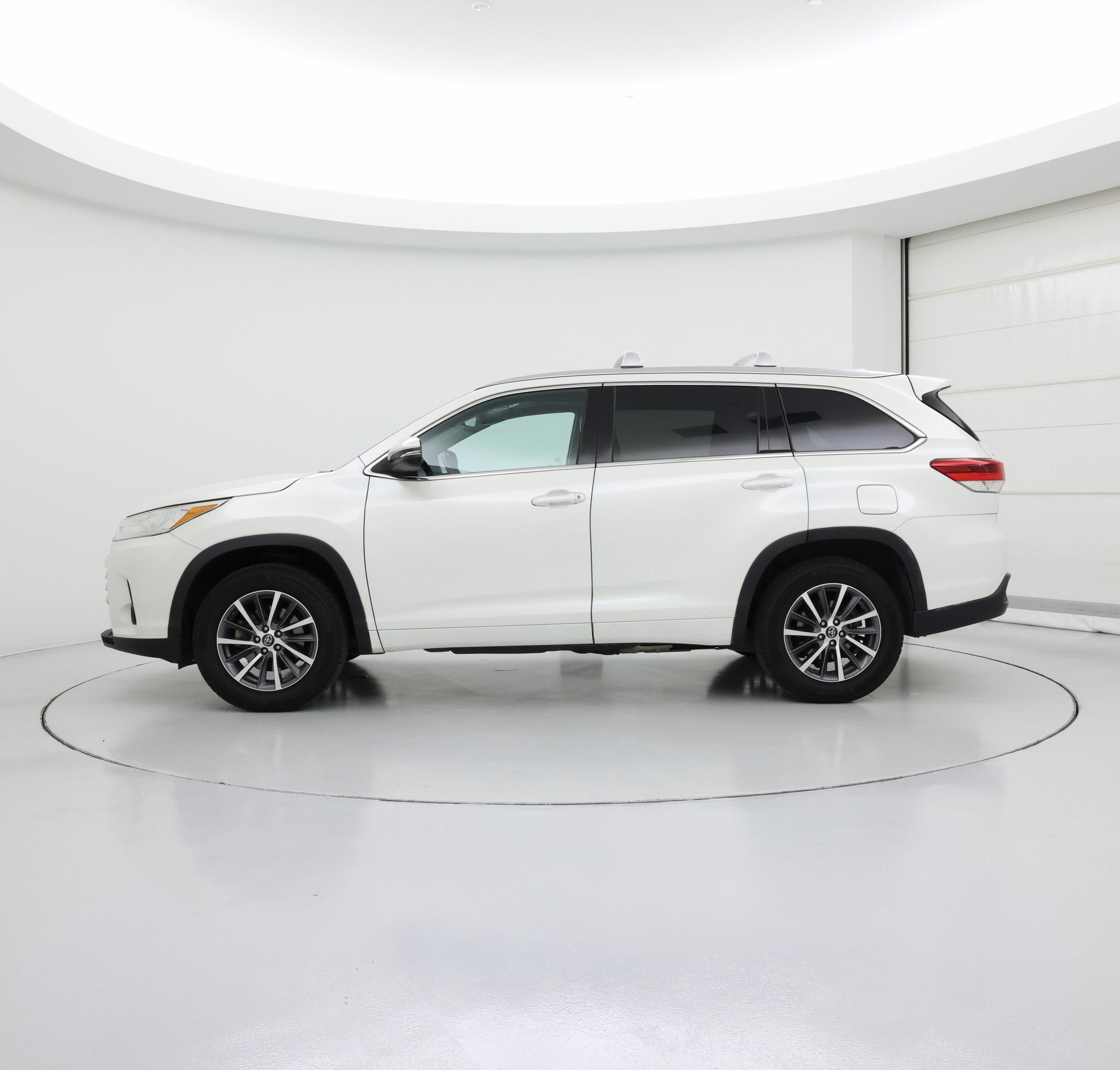 Thumbnail: 2018 Toyota Highlander - 3