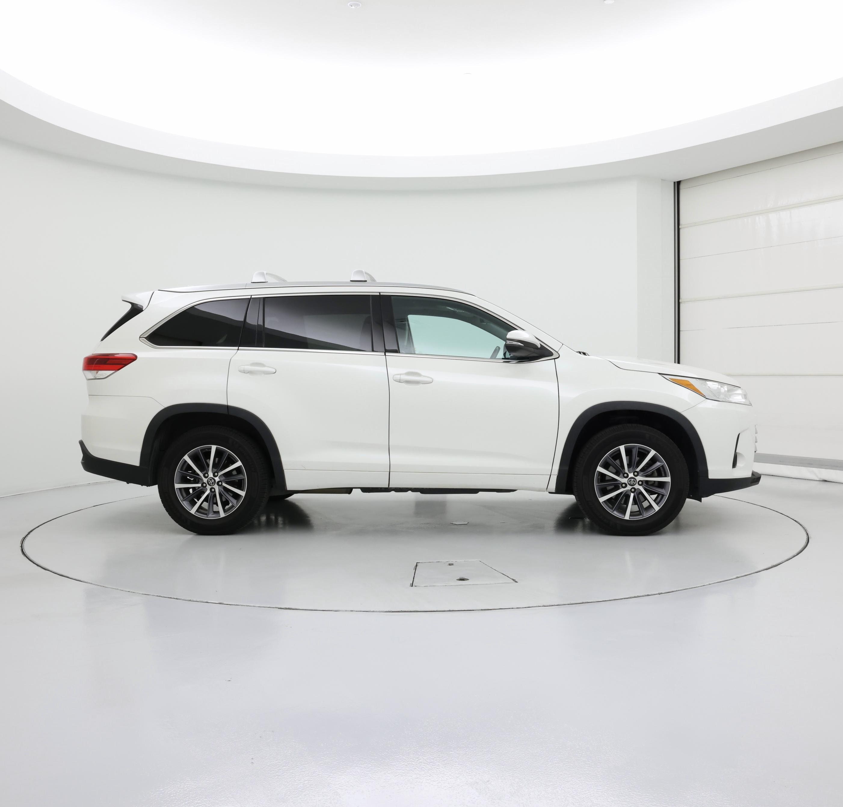Thumbnail: 2018 Toyota Highlander - 7