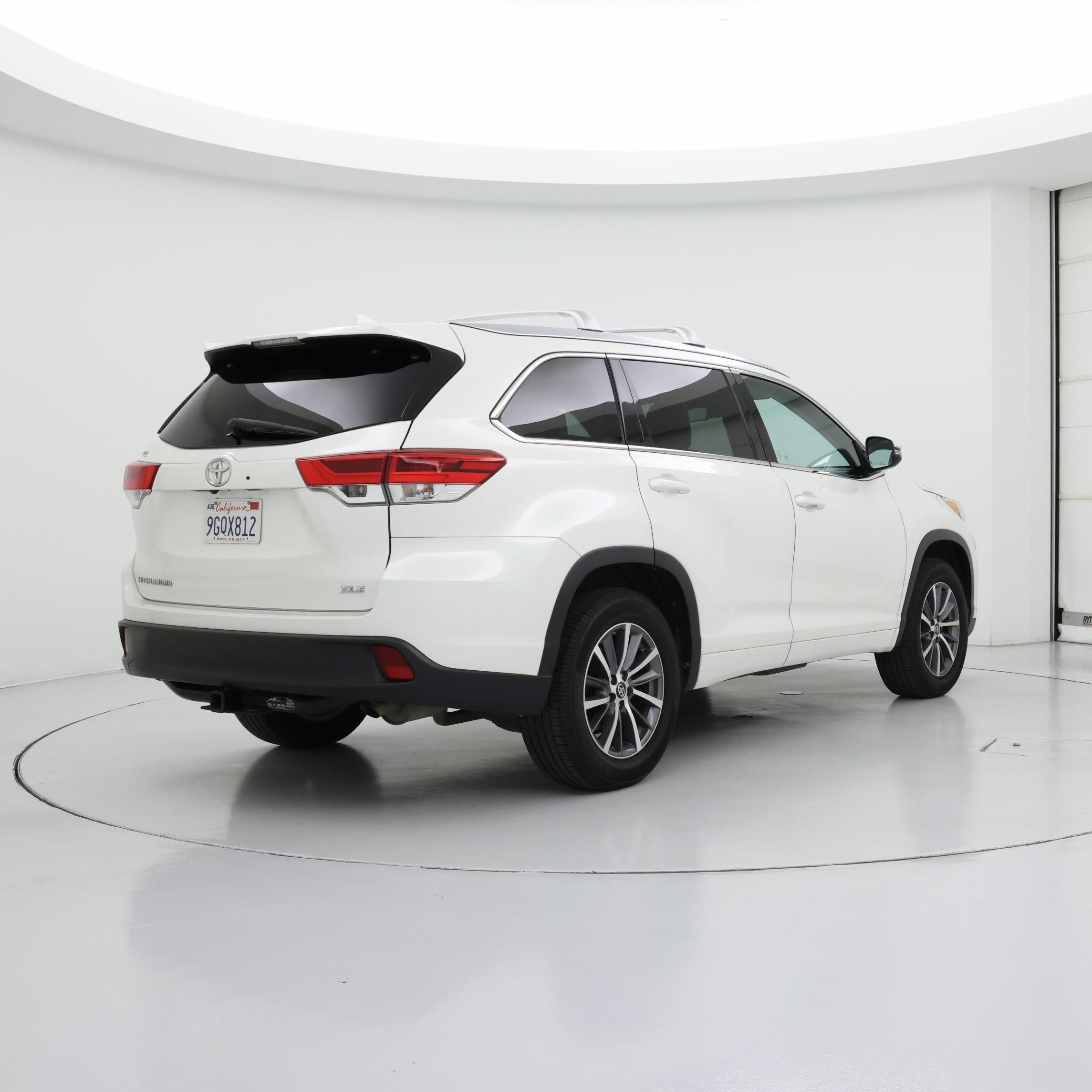 Thumbnail: 2018 Toyota Highlander - 8