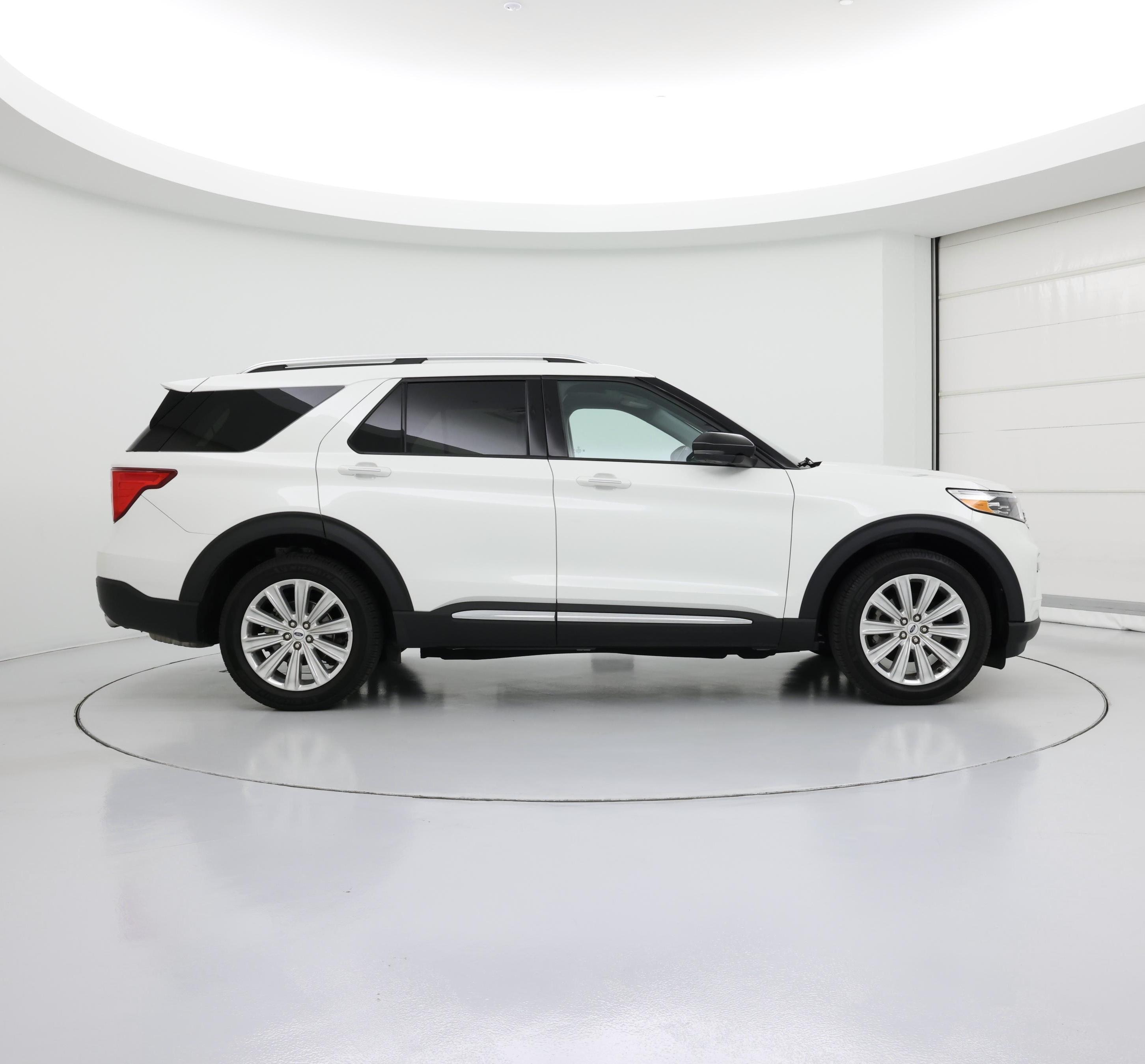 Thumbnail: 2021 Ford Explorer - 7