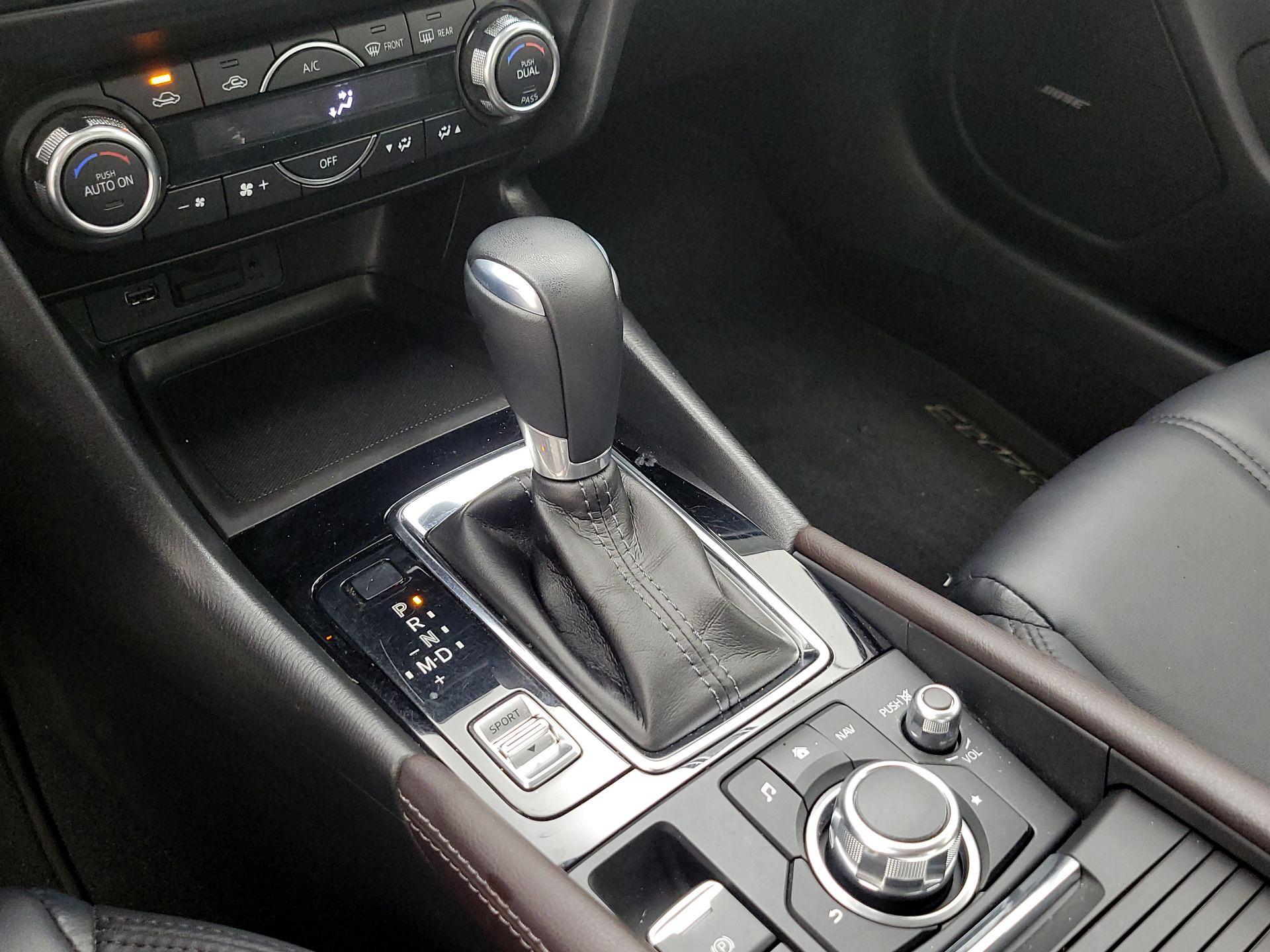Thumbnail: 2018 Mazda Mazda3 - 17