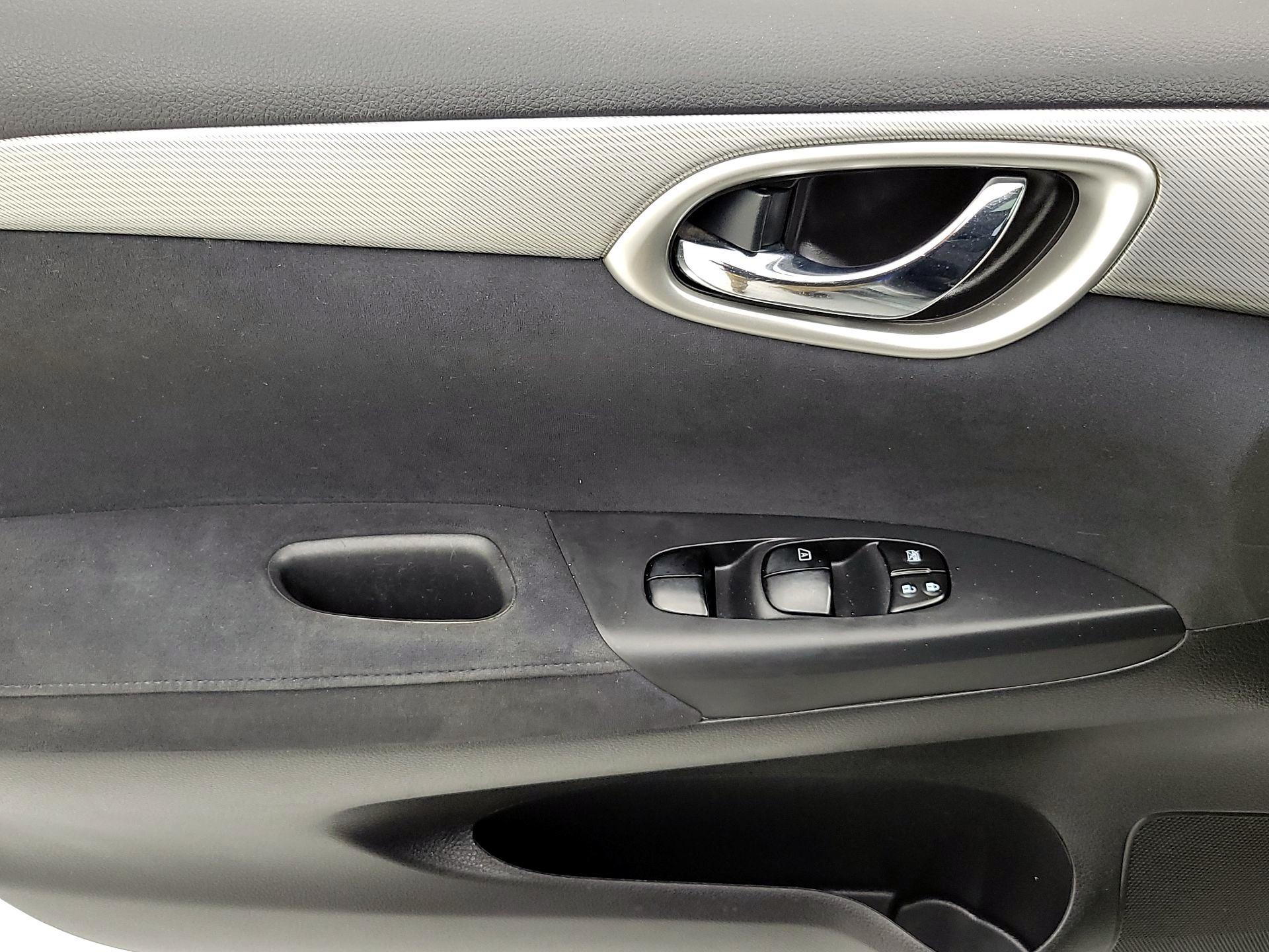 Thumbnail: 2014 Nissan Sentra - 12