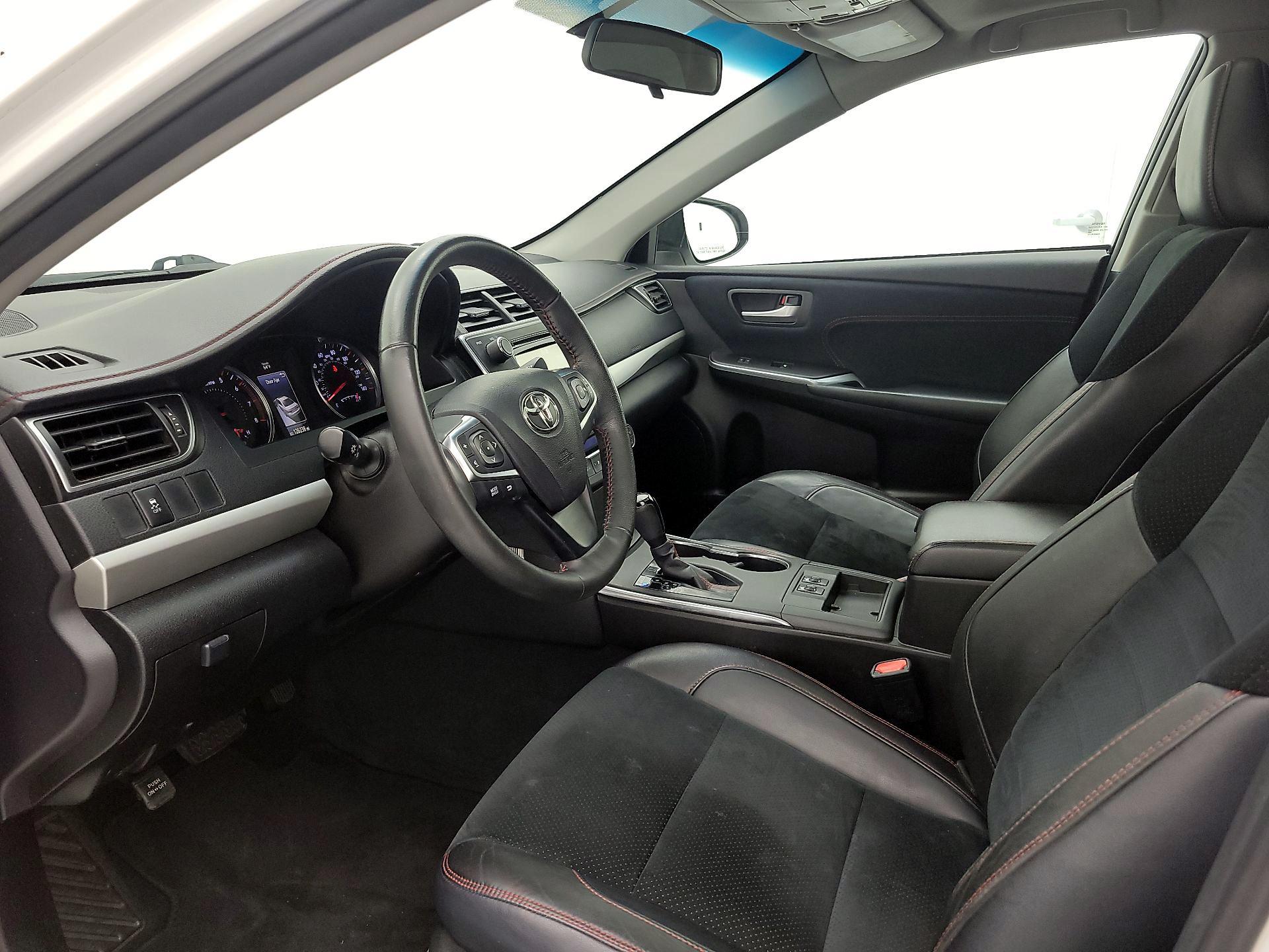 Thumbnail: 2016 Toyota Camry - 11