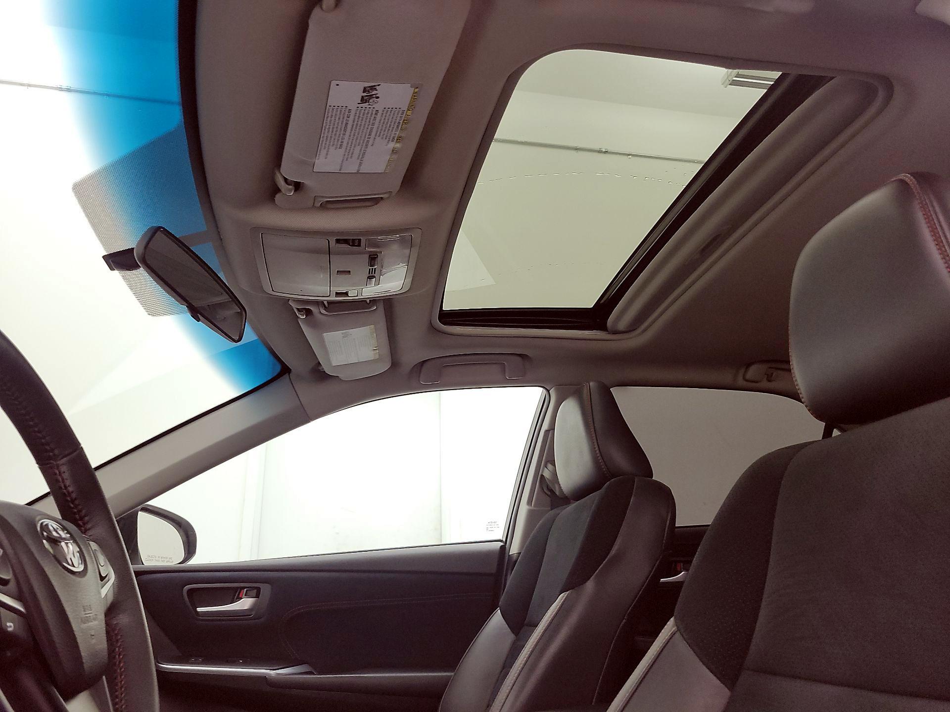 Thumbnail: 2016 Toyota Camry - 19
