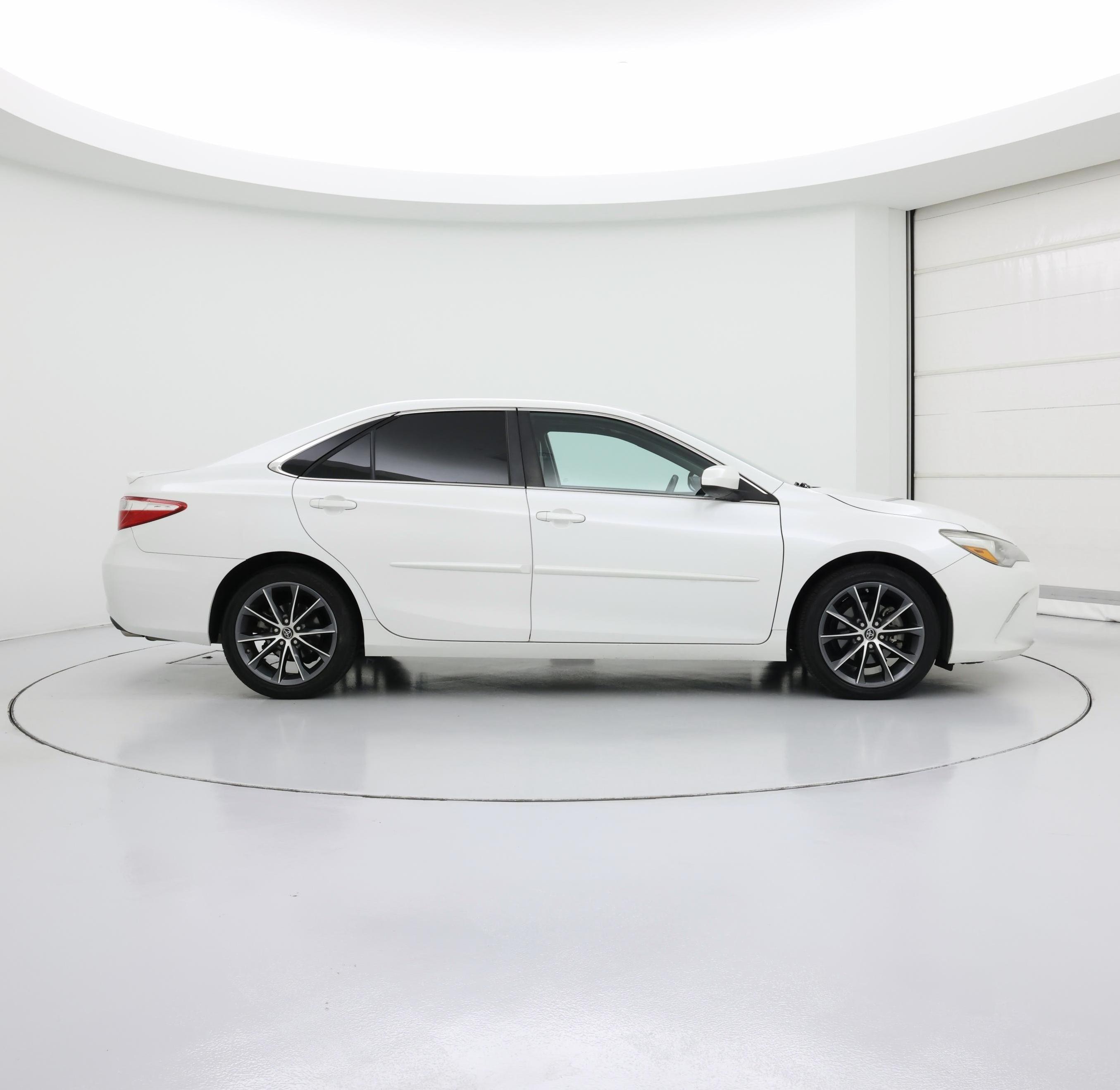 Thumbnail: 2016 Toyota Camry - 7
