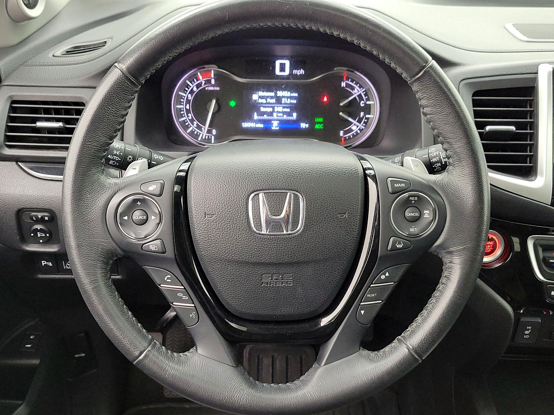 Thumbnail: 2017 Honda Pilot - 10