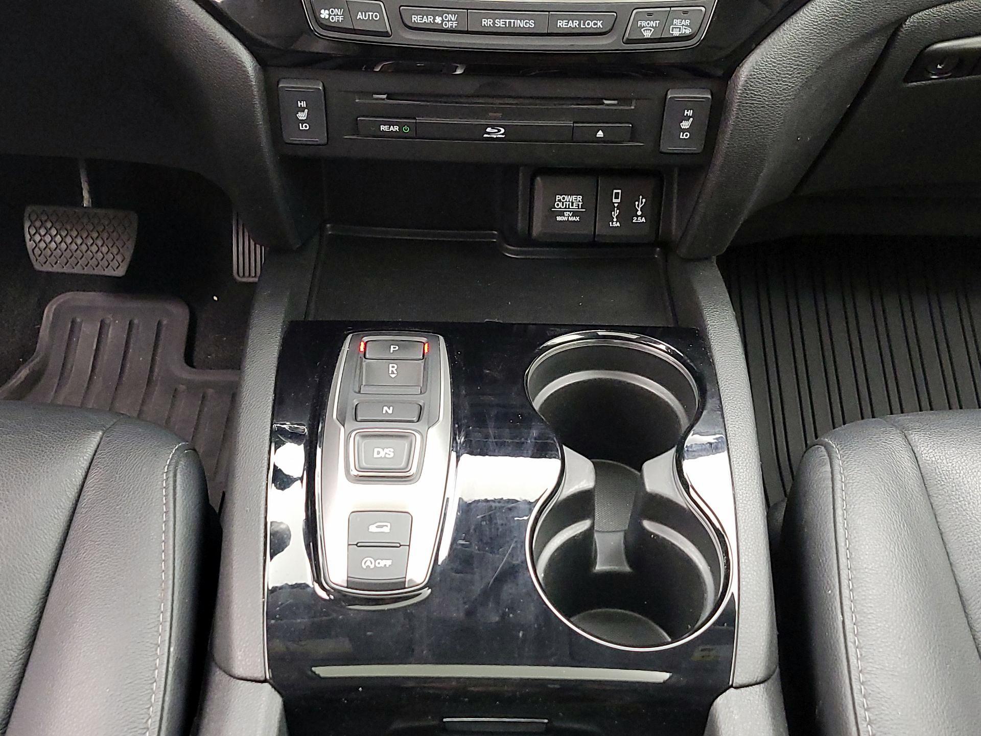 Thumbnail: 2017 Honda Pilot - 18