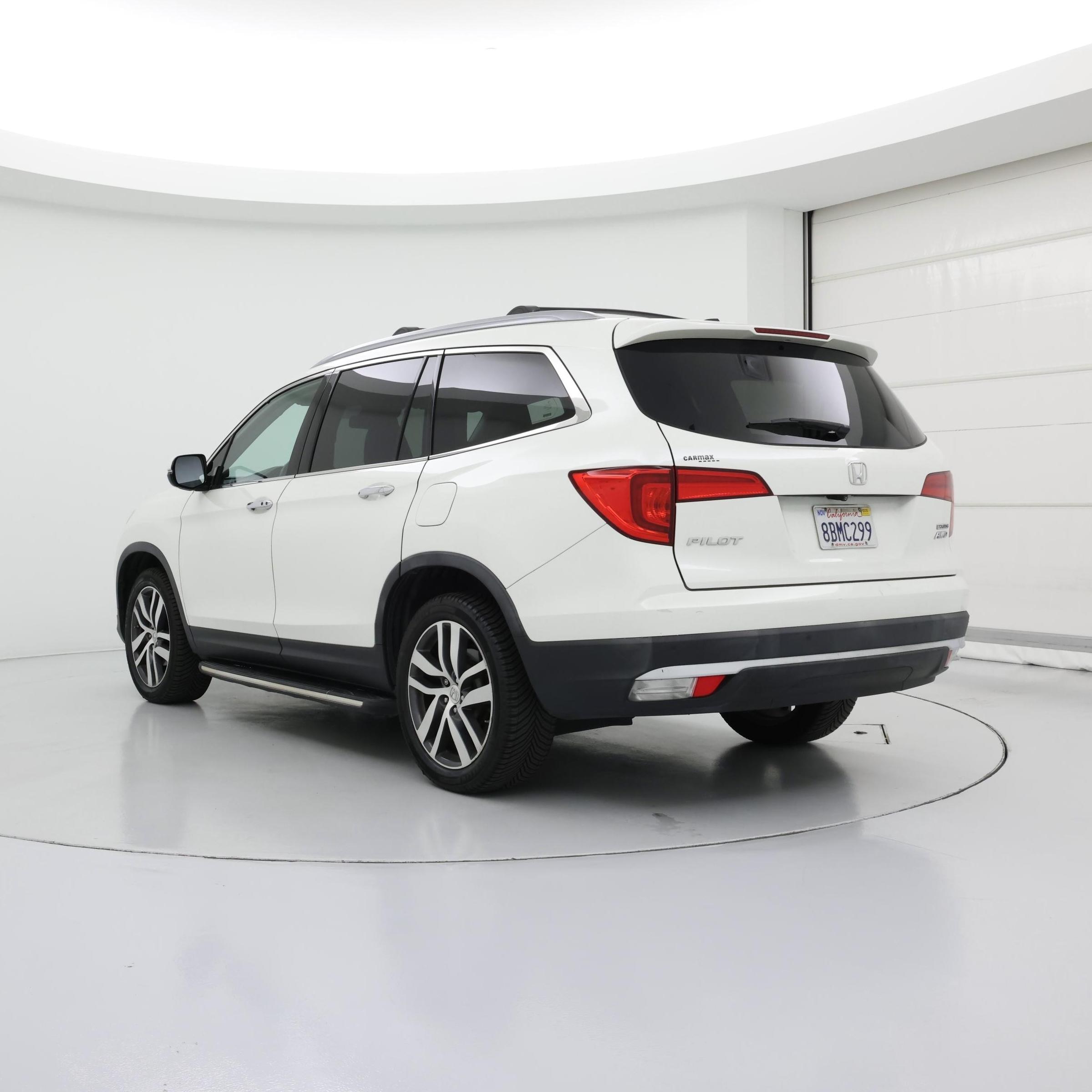 Thumbnail: 2017 Honda Pilot - 2
