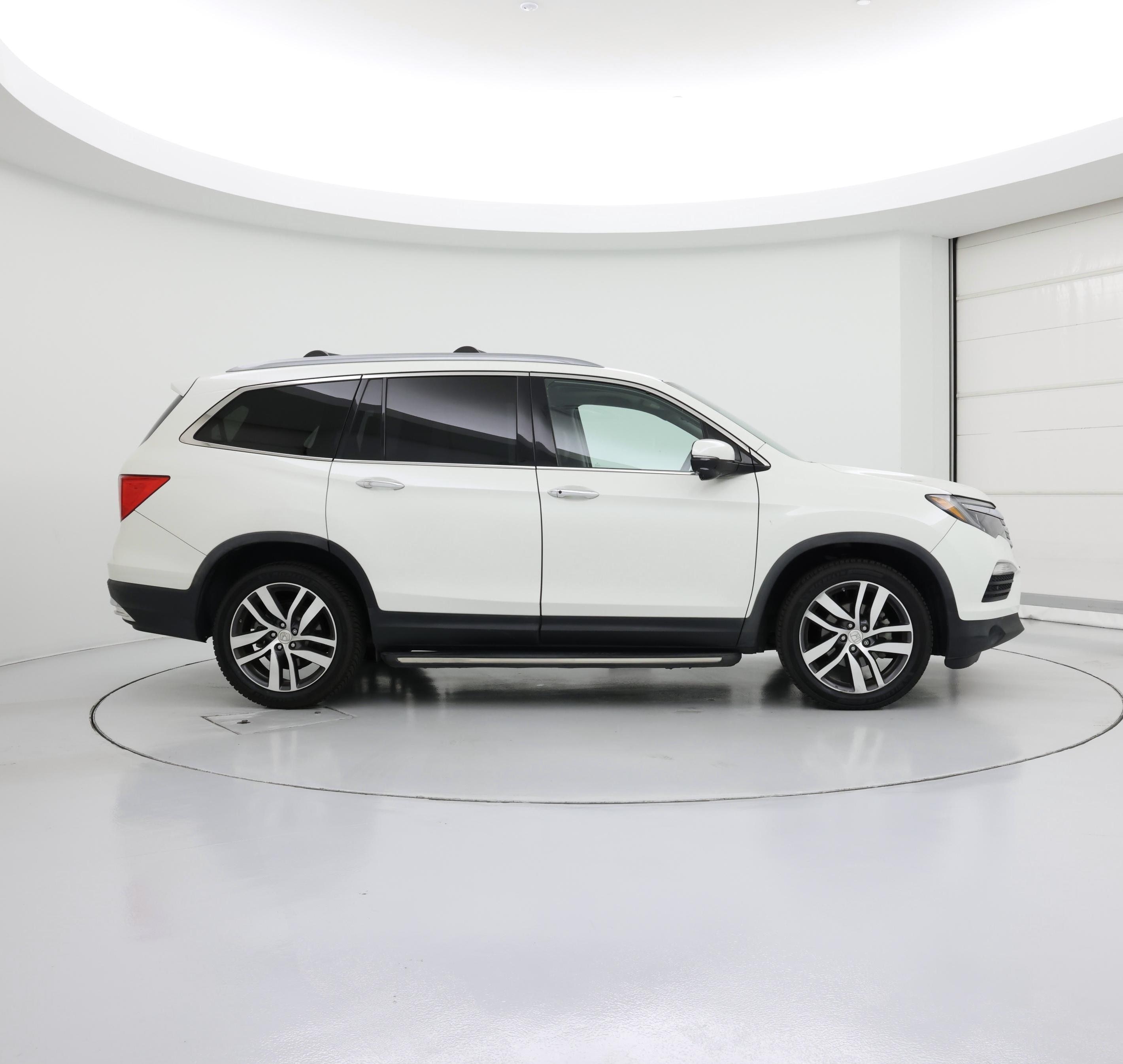 Thumbnail: 2017 Honda Pilot - 7