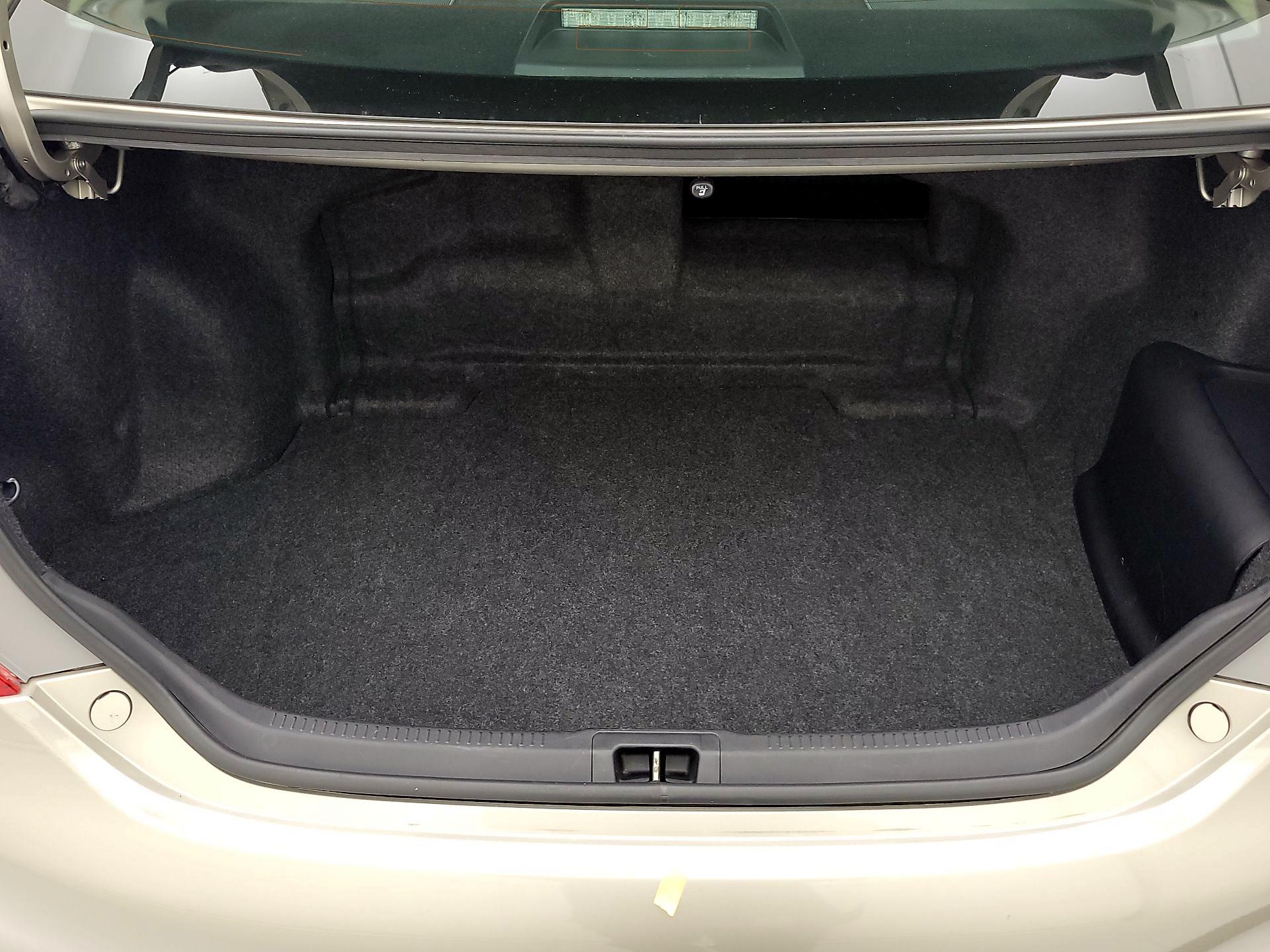 Thumbnail: 2014 Toyota Camry - 20