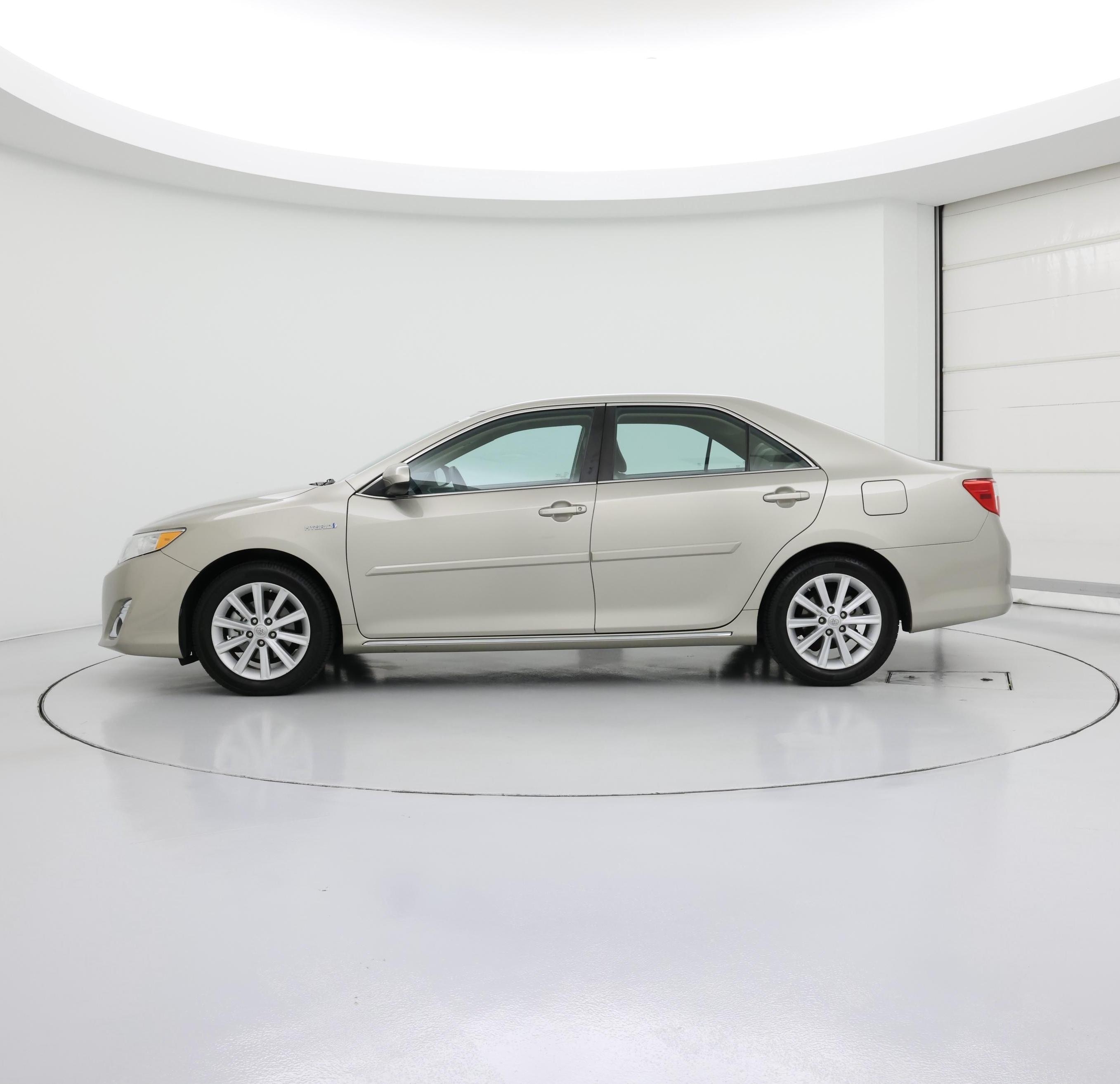 Thumbnail: 2014 Toyota Camry - 3