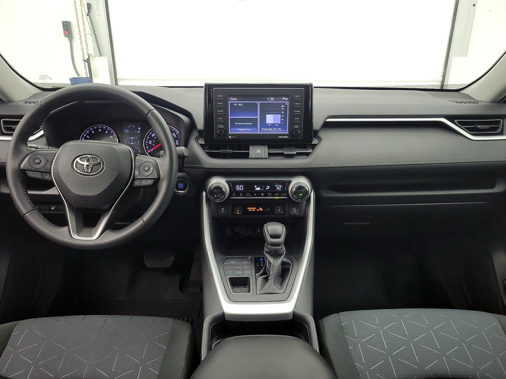 Thumbnail: 2020 Toyota RAV4 - 9