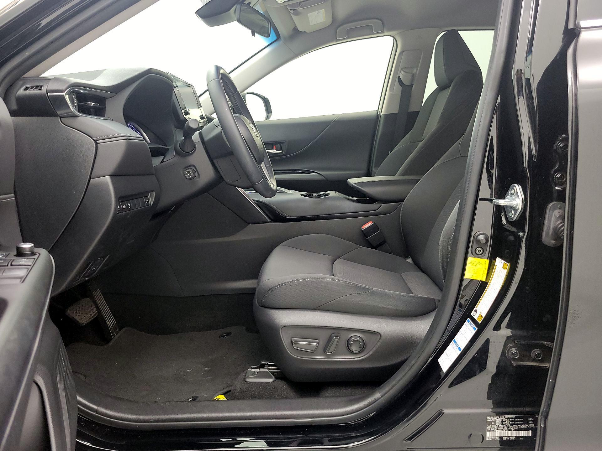 Thumbnail: 2021 Toyota Venza - 11