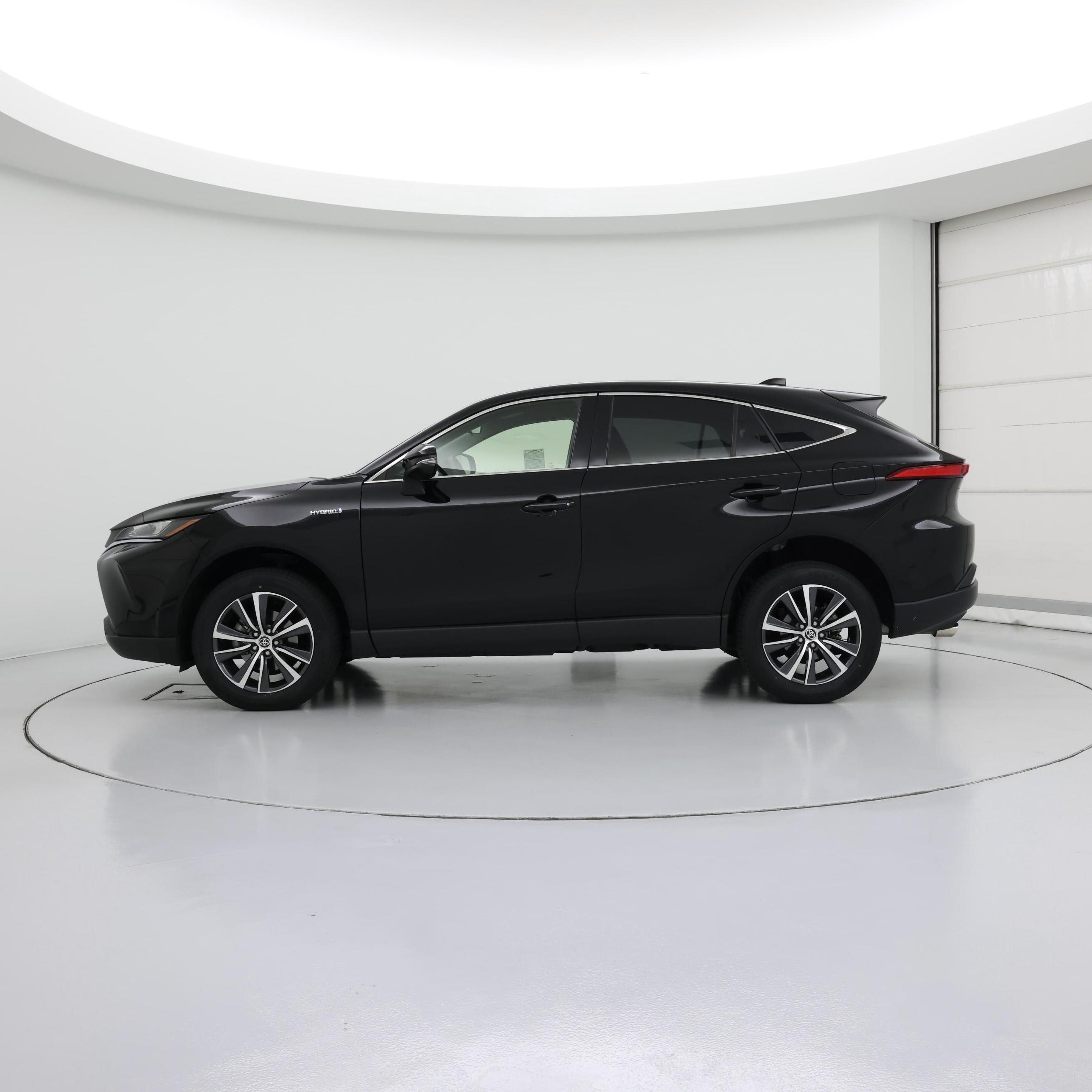 Thumbnail: 2021 Toyota Venza - 3