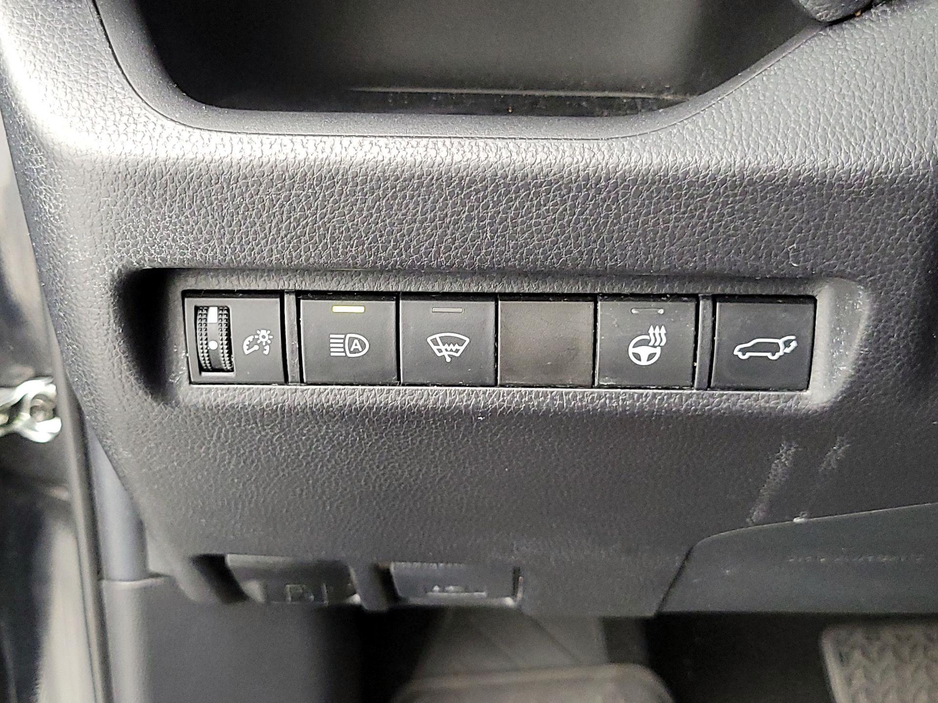 Thumbnail: 2021 Toyota RAV4 - 13