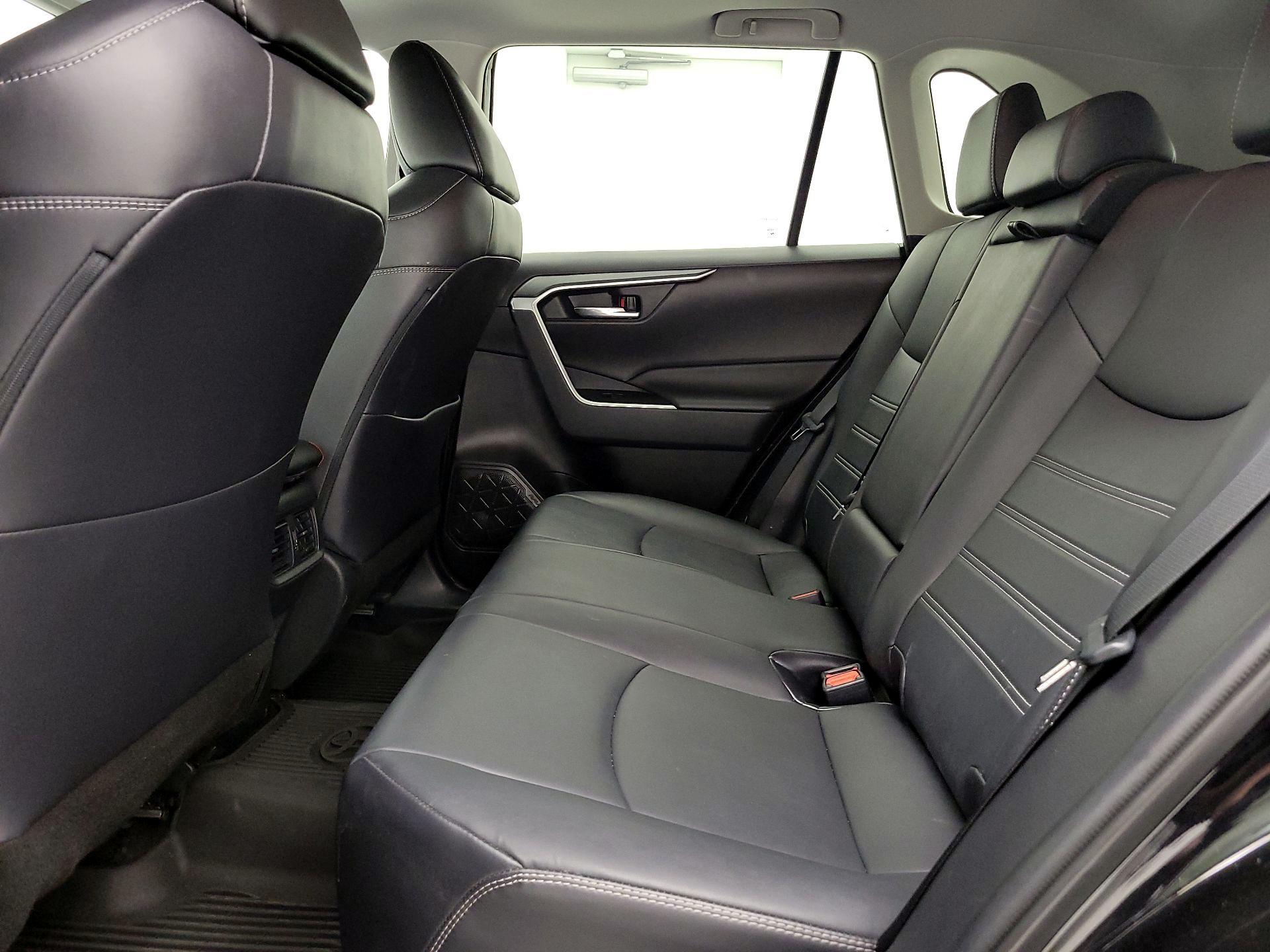 Thumbnail: 2021 Toyota RAV4 - 20