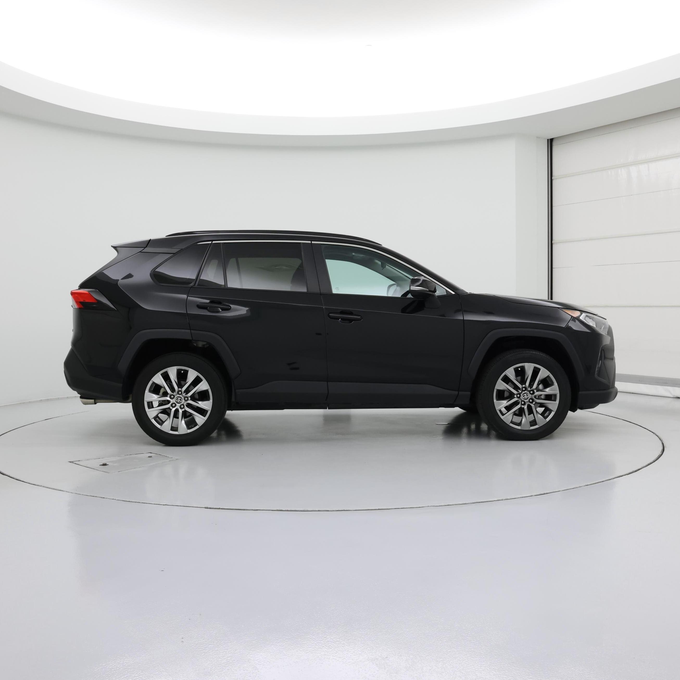 Thumbnail: 2021 Toyota RAV4 - 7