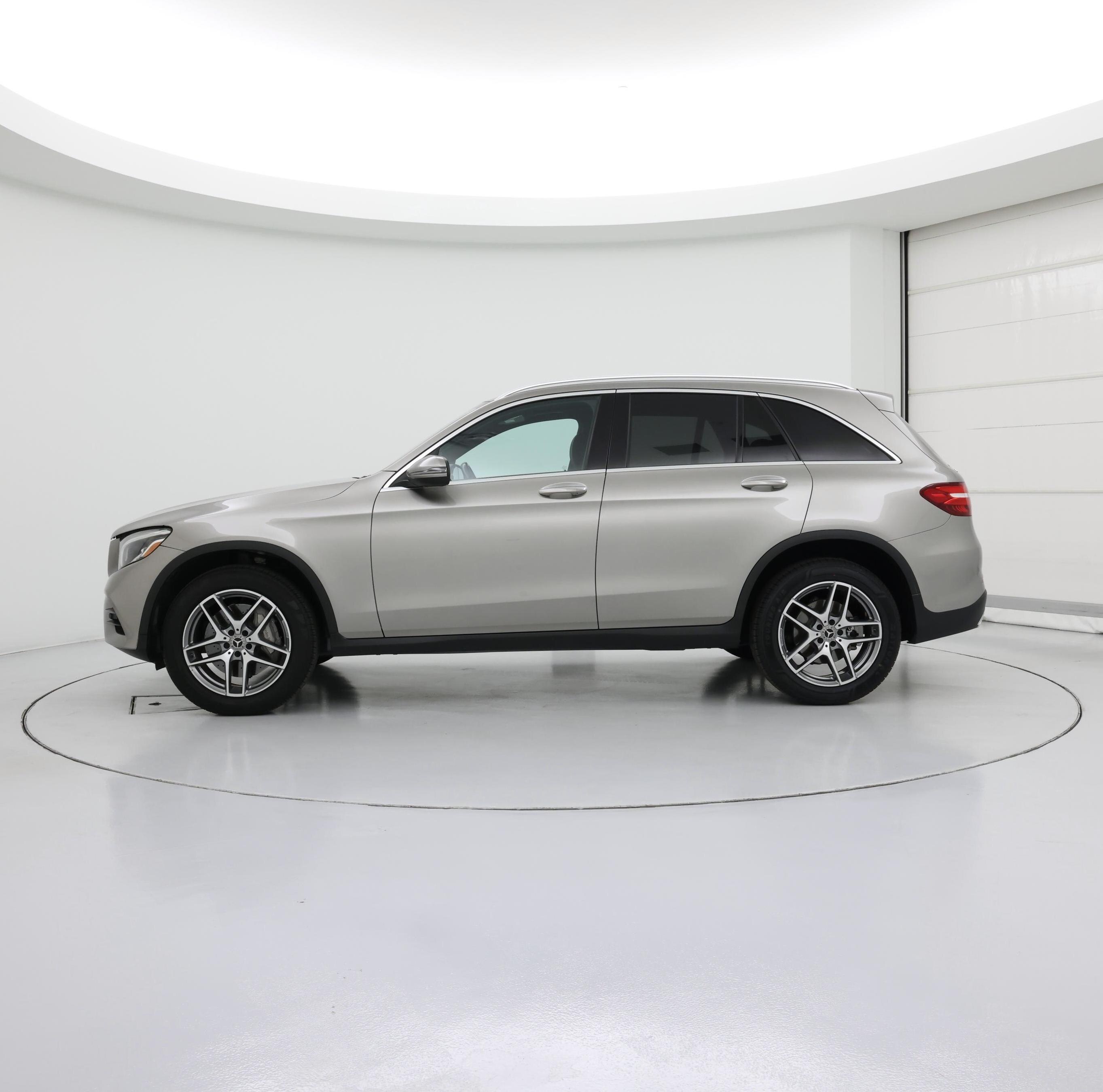 Thumbnail: 2019 Mercedes-Benz GLC - 3