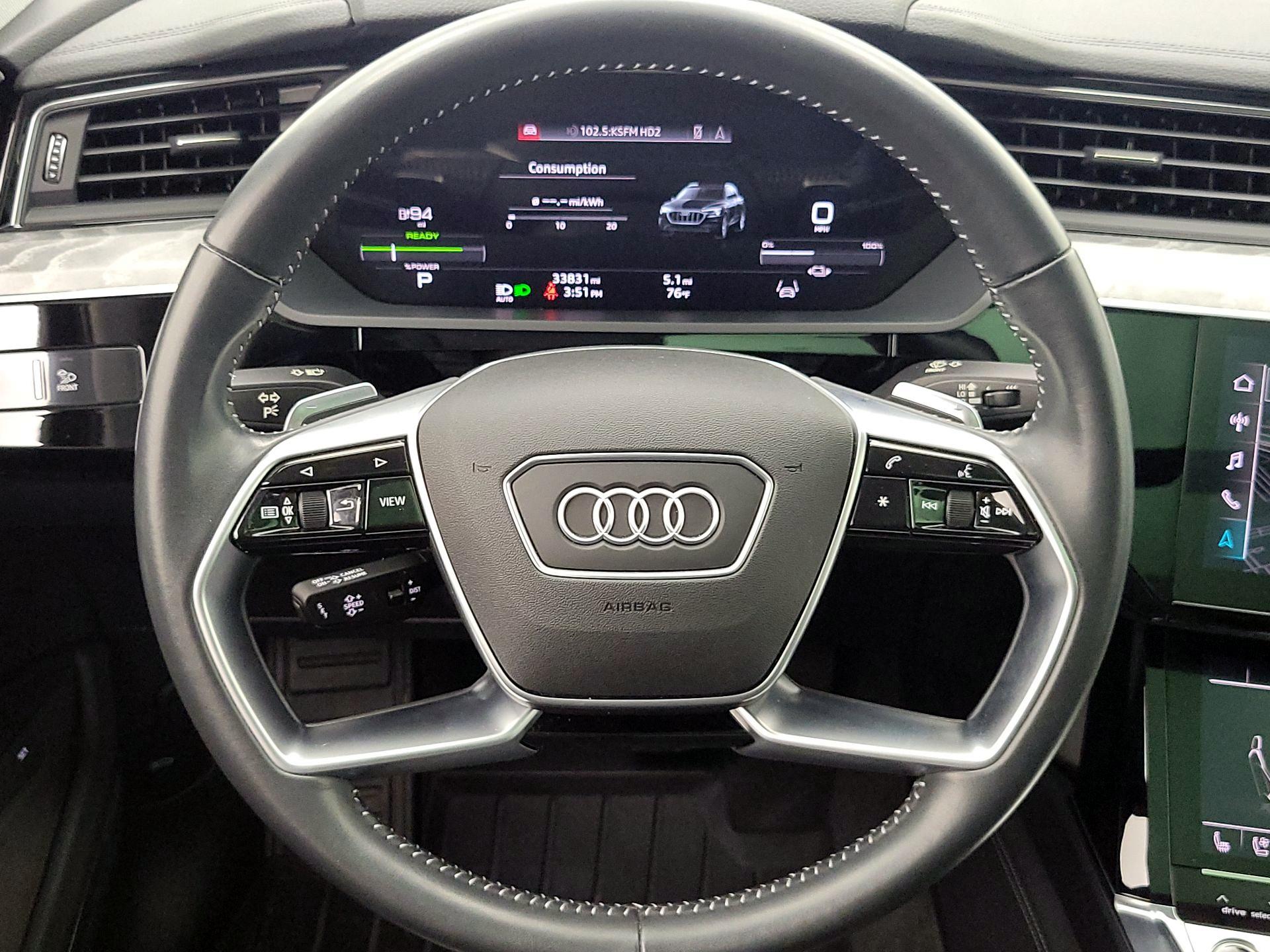 Thumbnail: 2021 Audi e-tron S - 10
