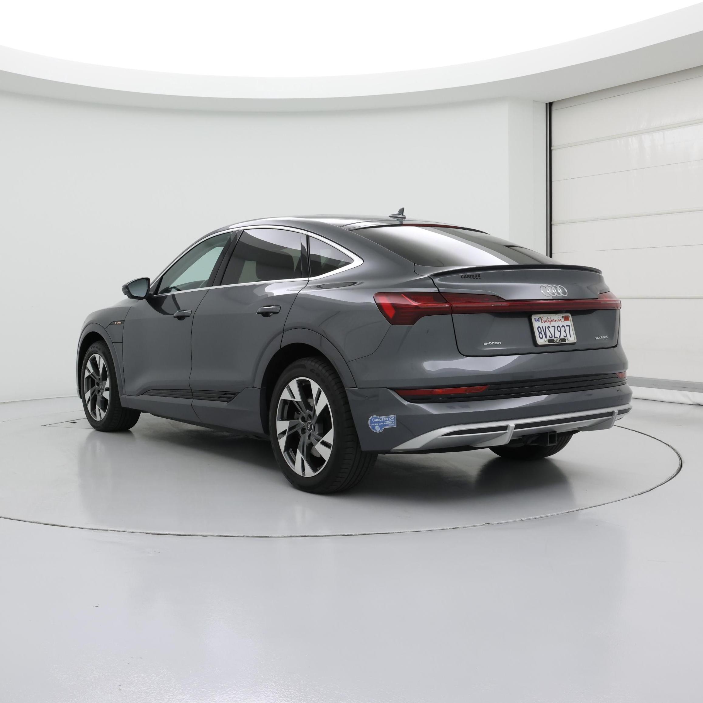 Thumbnail: 2021 Audi e-tron S - 2