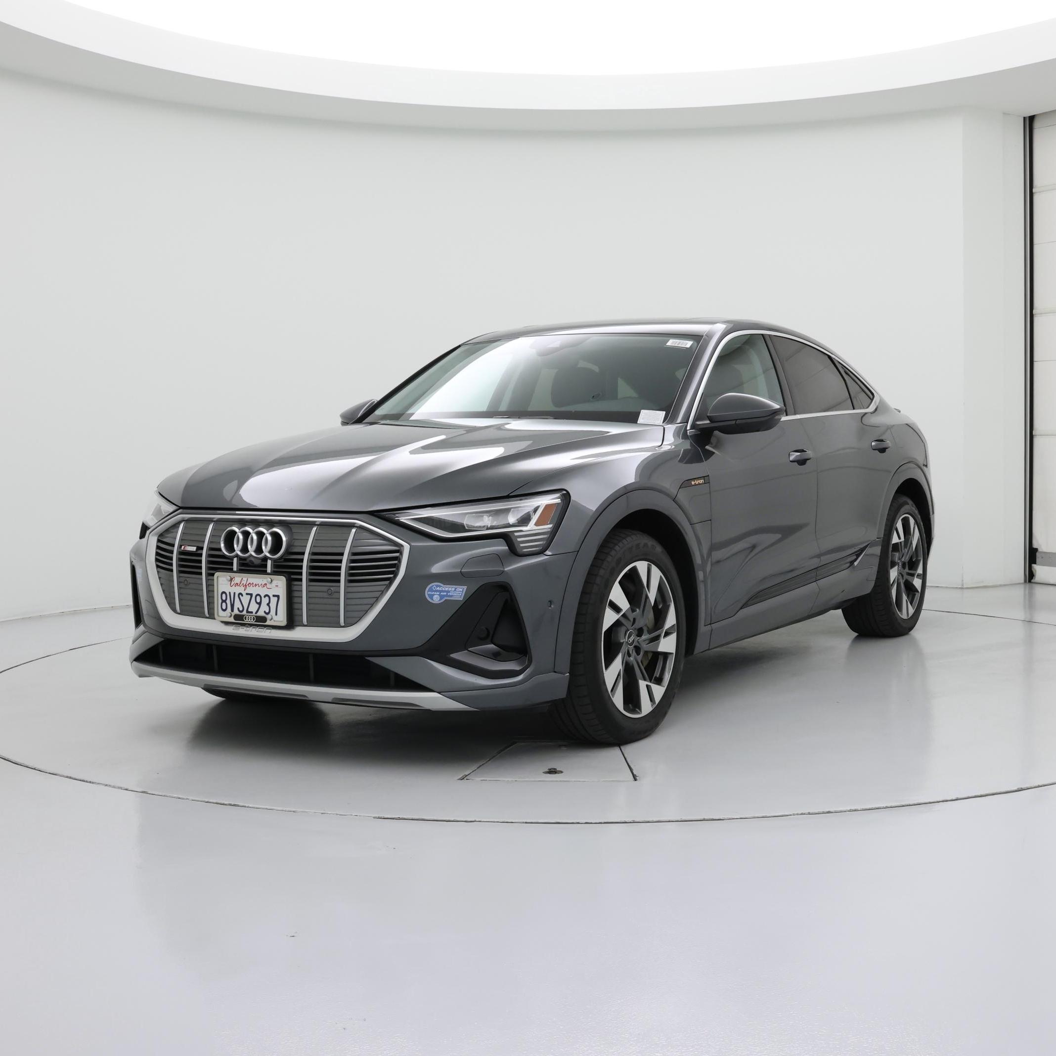 Thumbnail: 2021 Audi e-tron S - 4