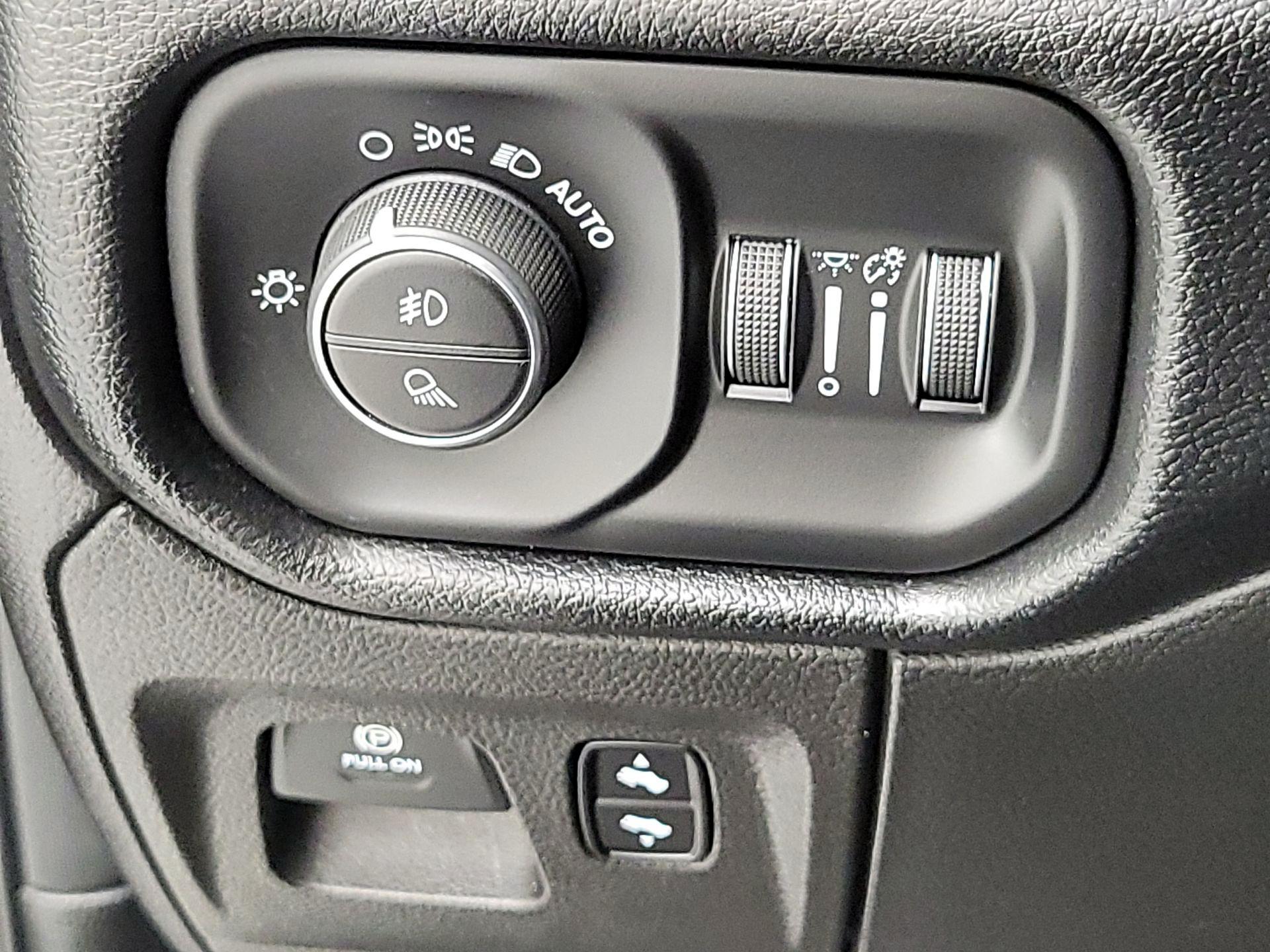 Thumbnail: 2019 RAM 1500 - 13