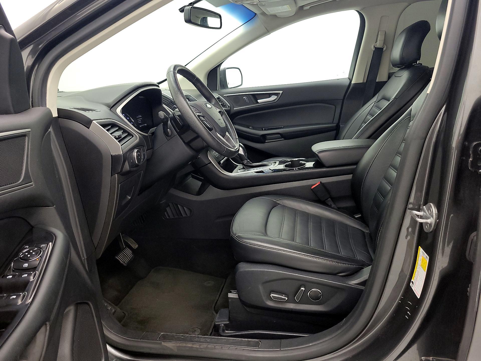 Thumbnail: 2016 Ford Edge - 11