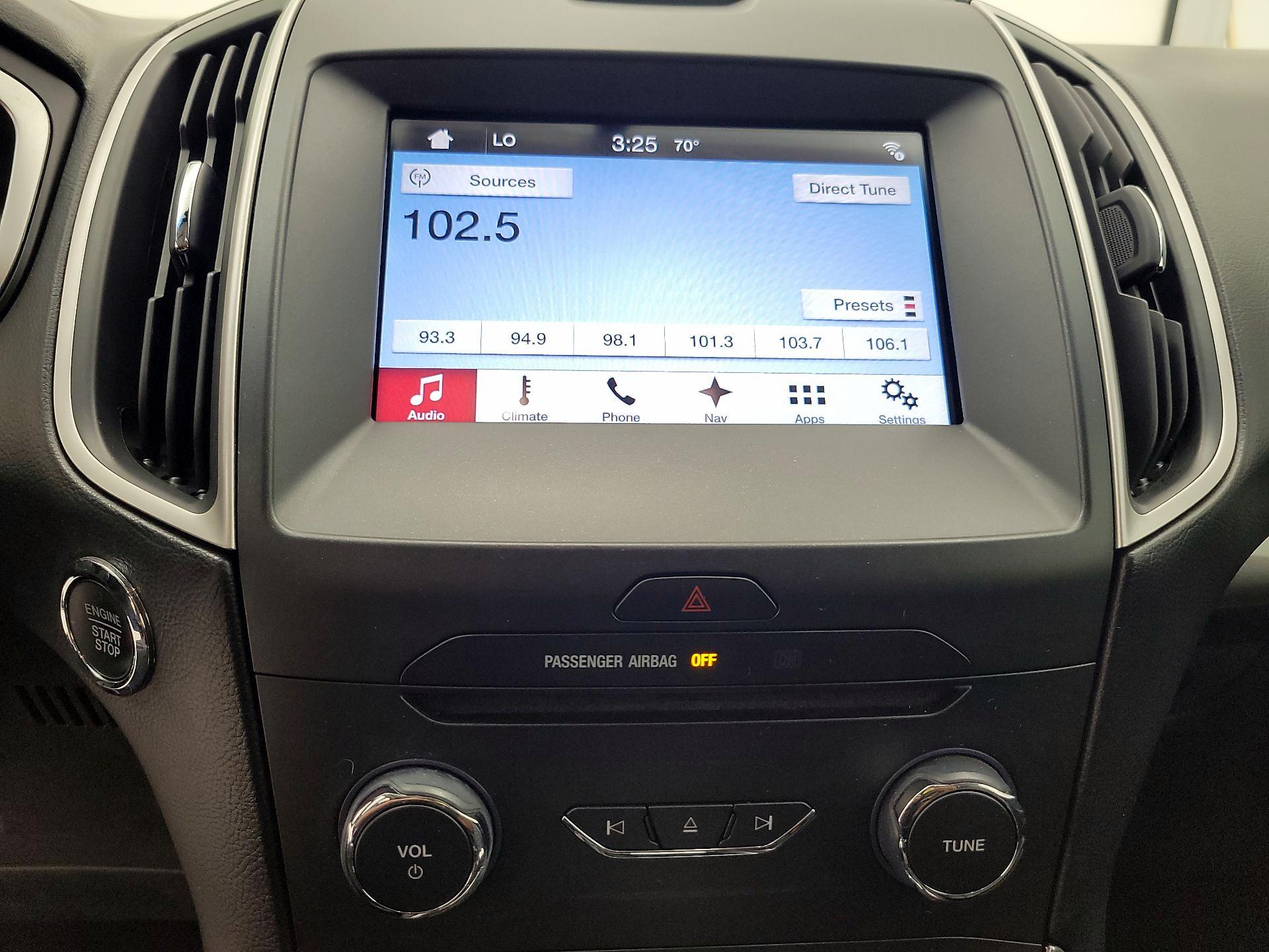Thumbnail: 2016 Ford Edge - 16