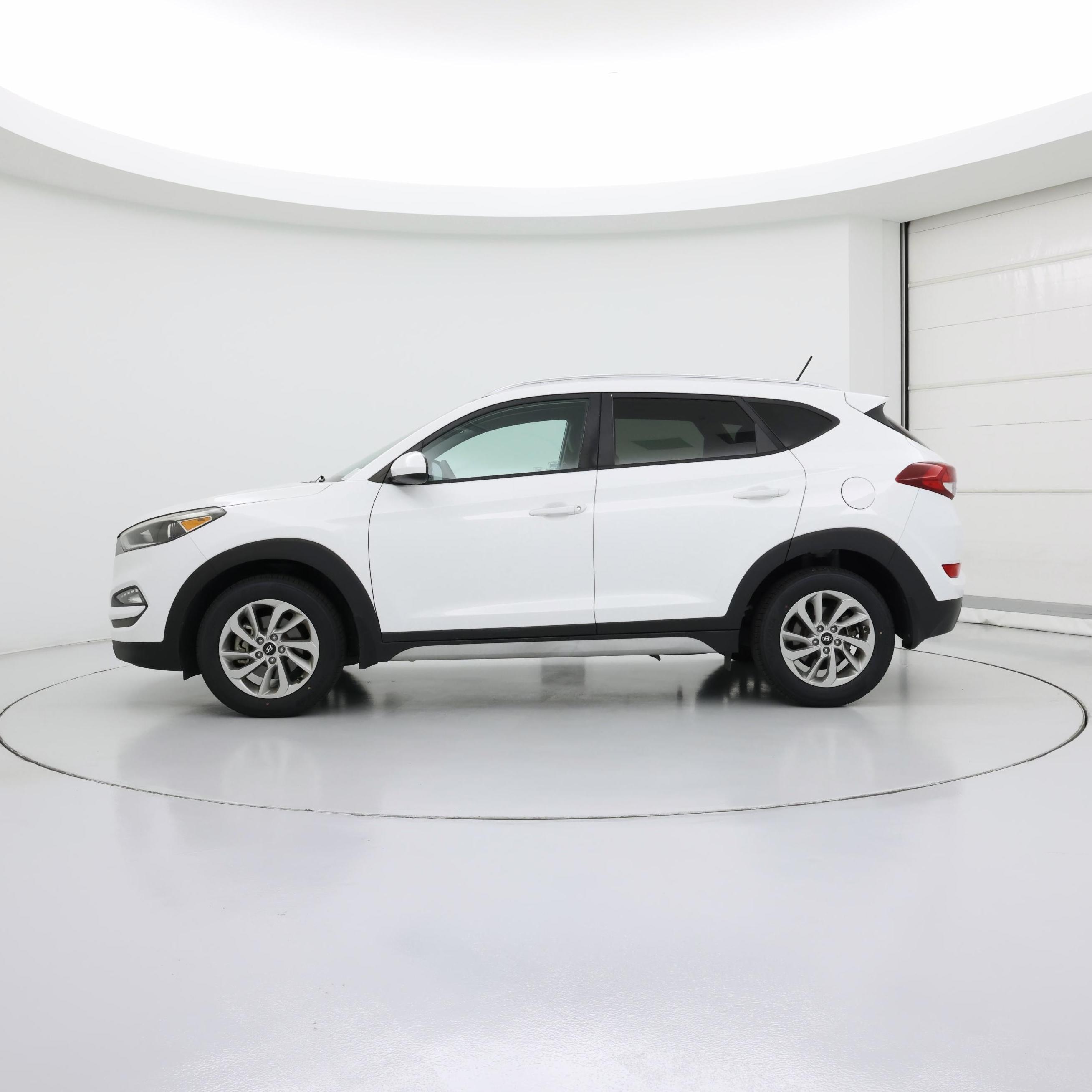 Thumbnail: 2017 Hyundai Tucson - 3