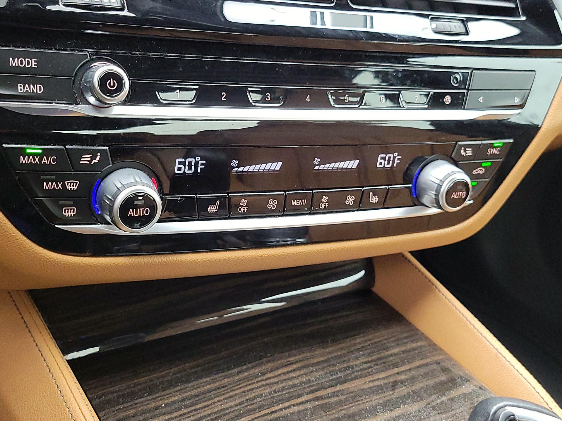 Thumbnail: 2020 BMW 5 Series - 17