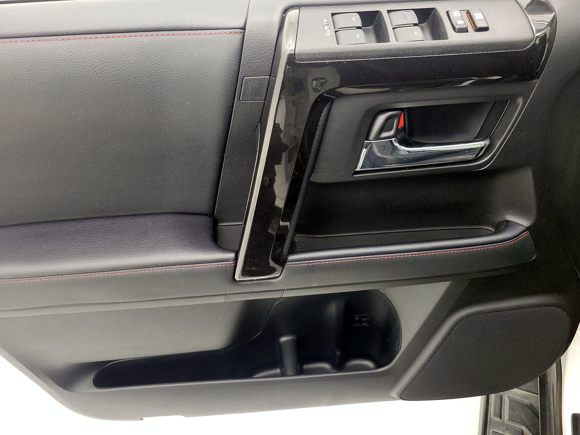 Thumbnail: 2021 Toyota 4Runner - 12