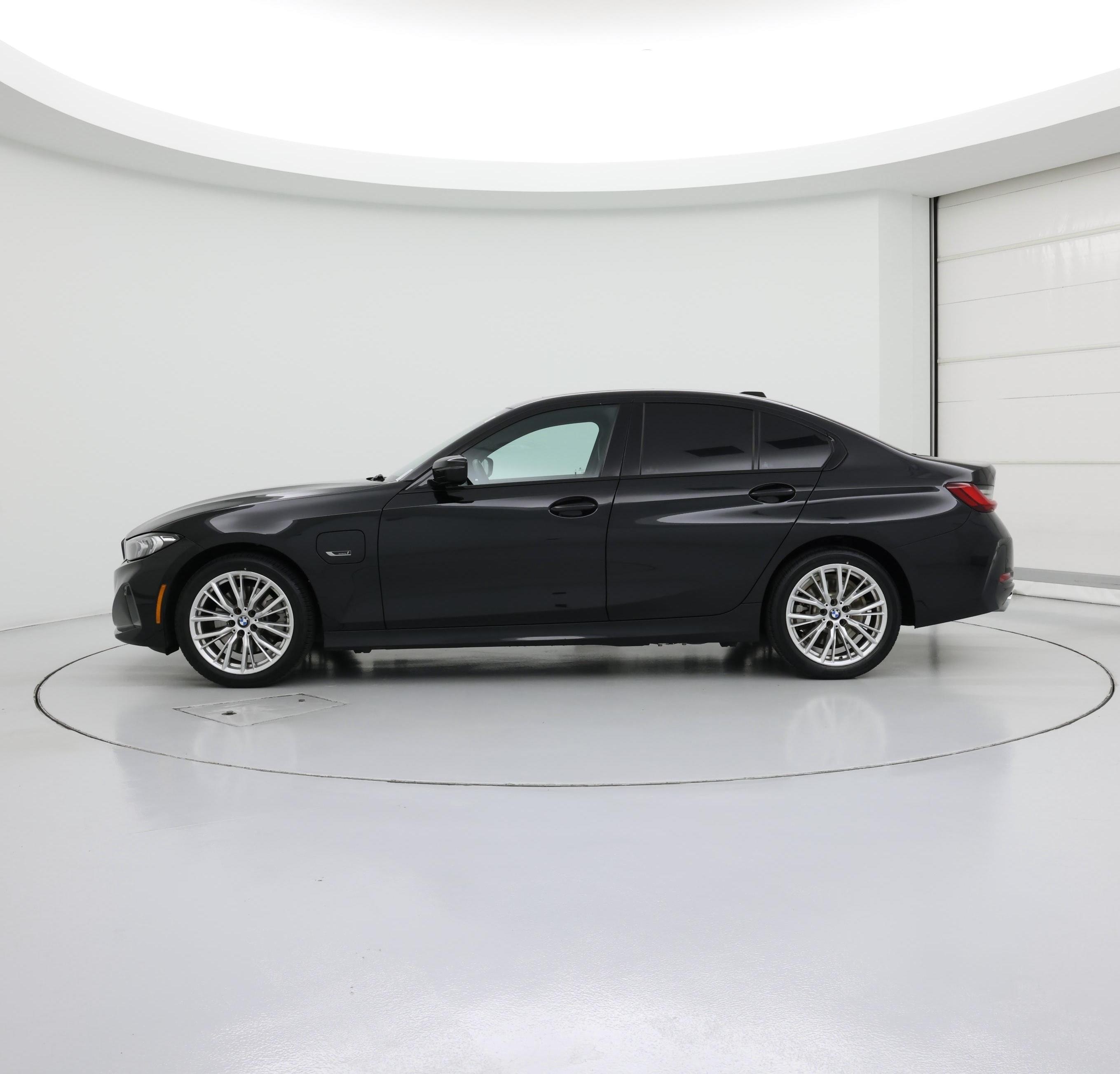 Thumbnail: 2023 BMW 3 Series - 3