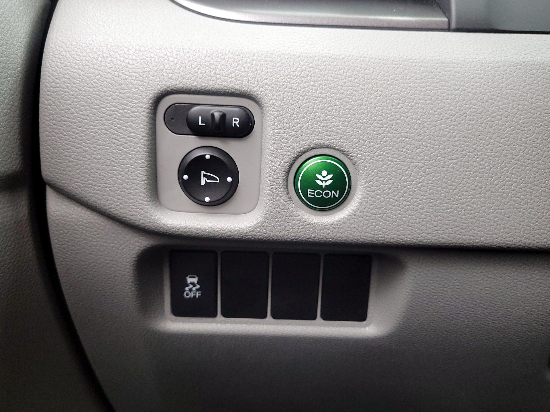 Thumbnail: 2016 Honda Pilot - 13