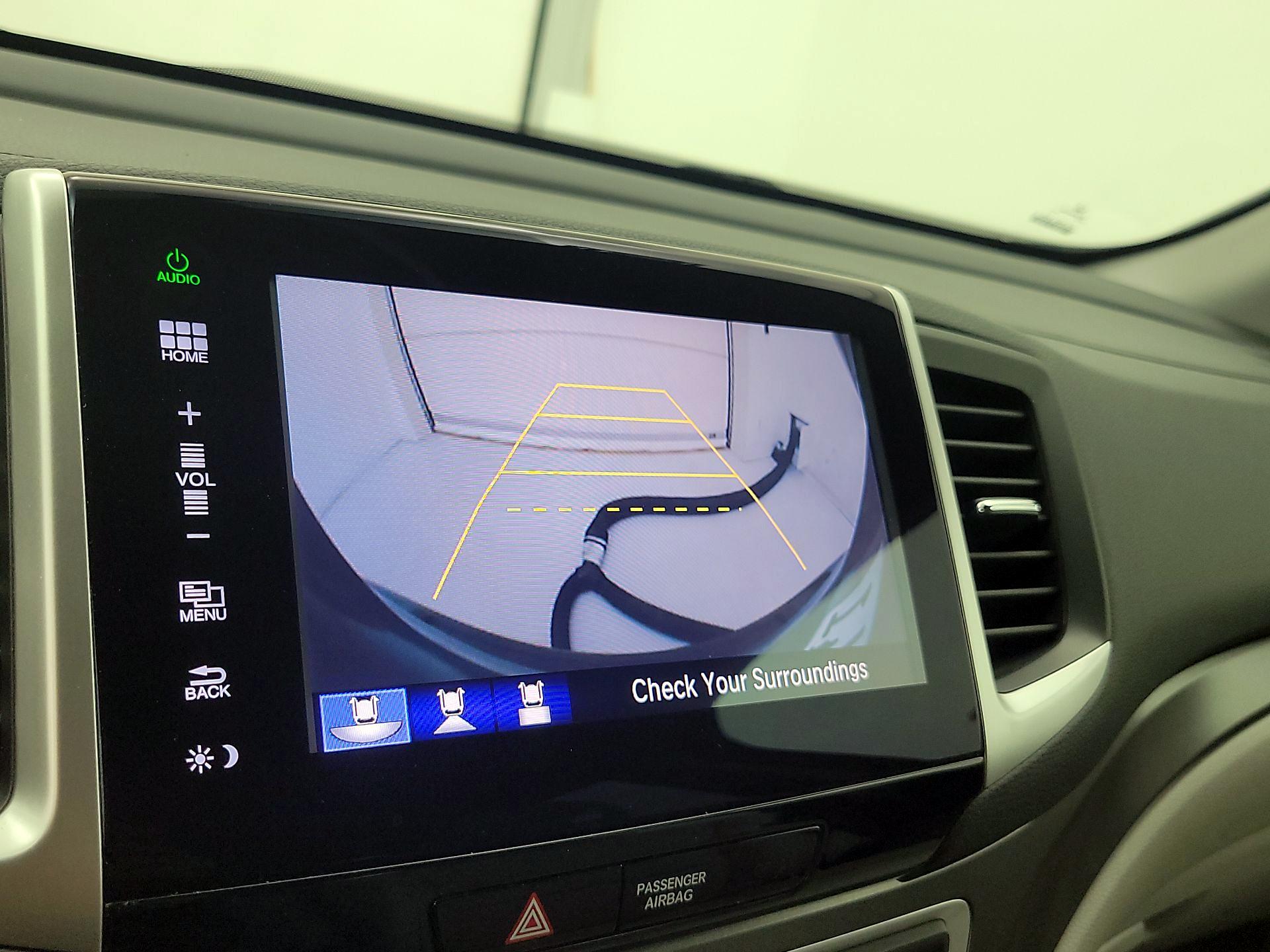 Thumbnail: 2016 Honda Pilot - 14