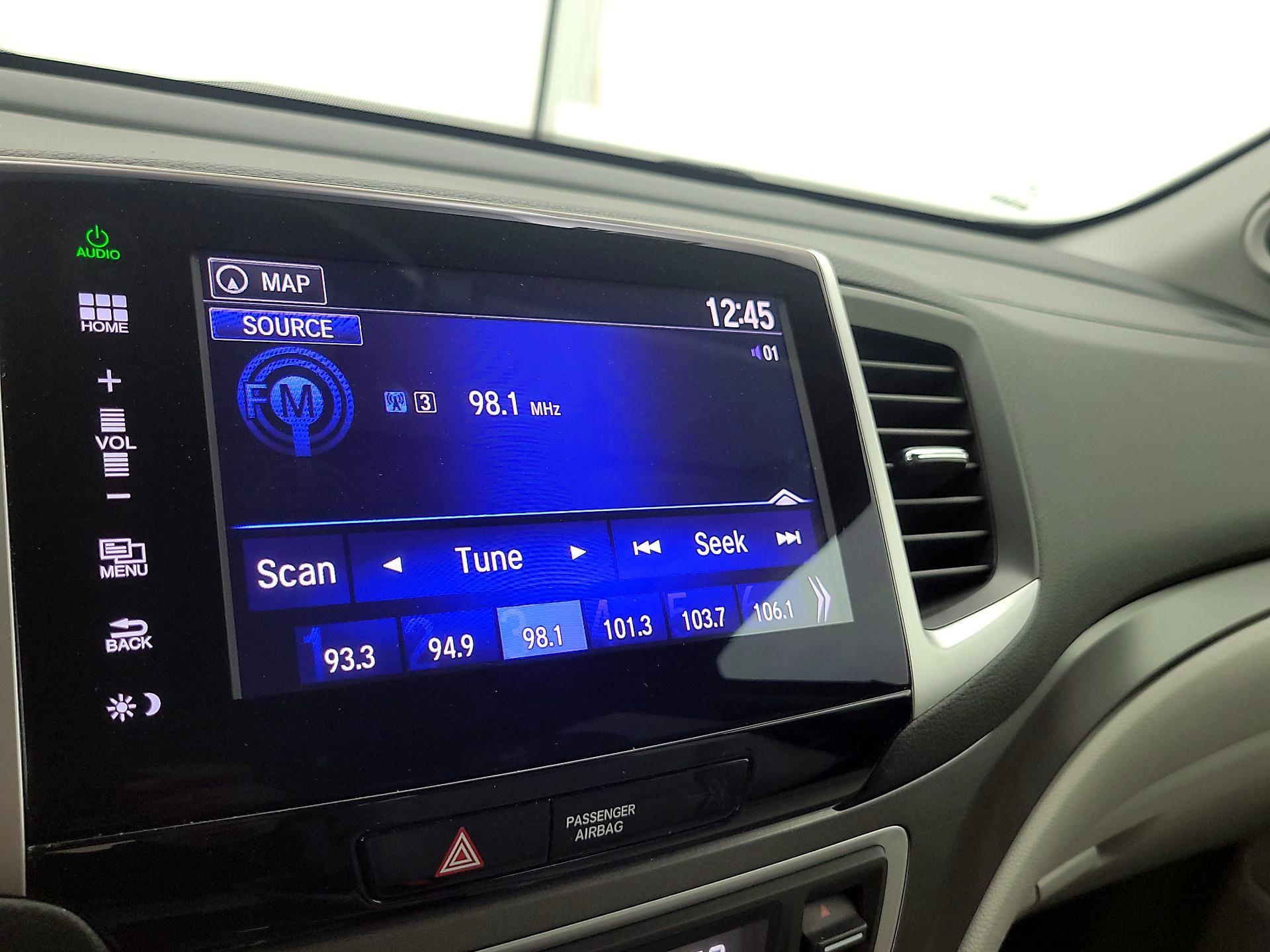 Thumbnail: 2016 Honda Pilot - 15