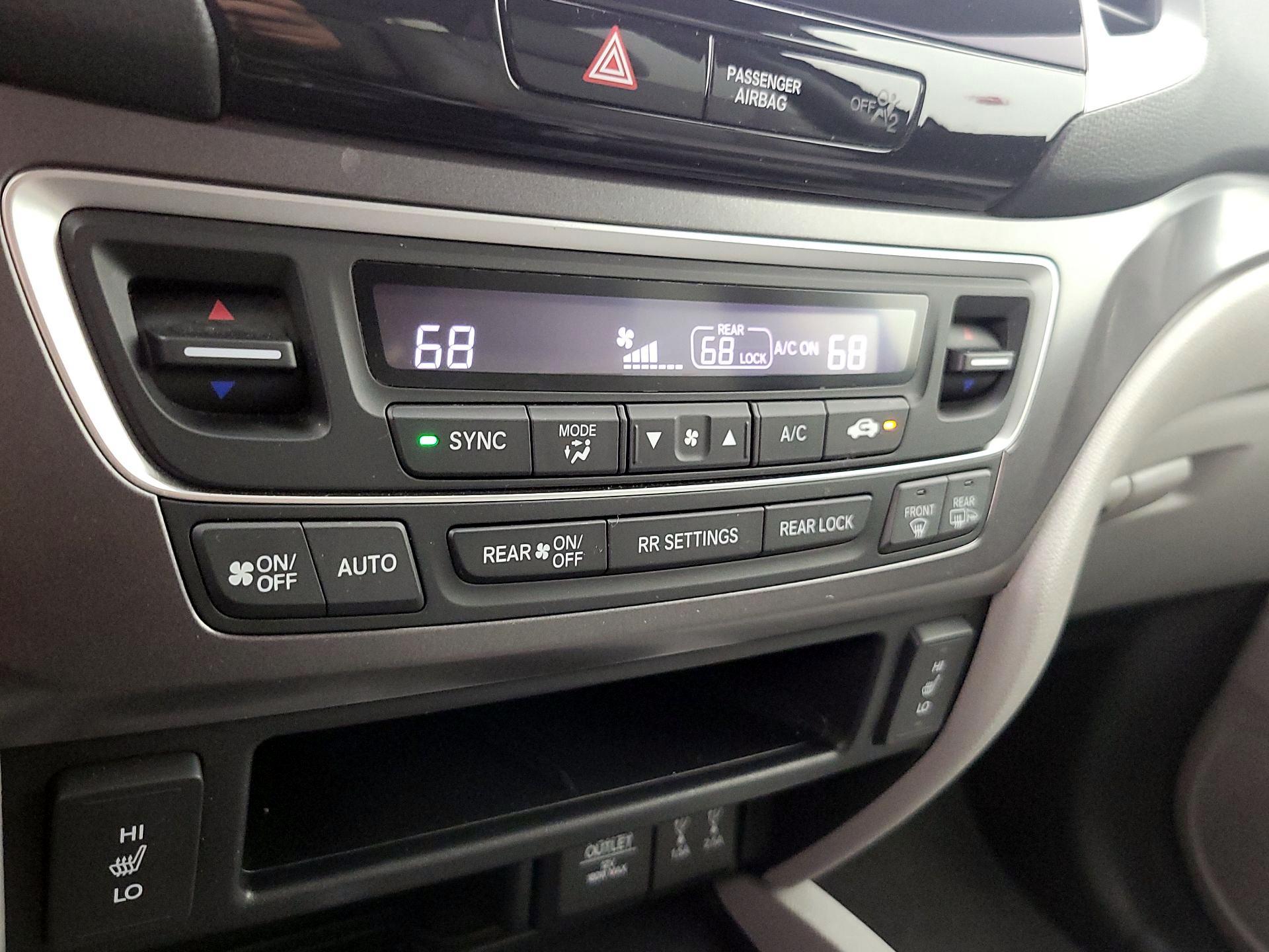 Thumbnail: 2016 Honda Pilot - 16