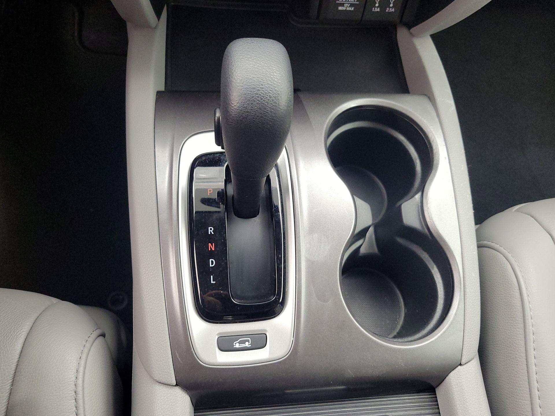 Thumbnail: 2016 Honda Pilot - 17