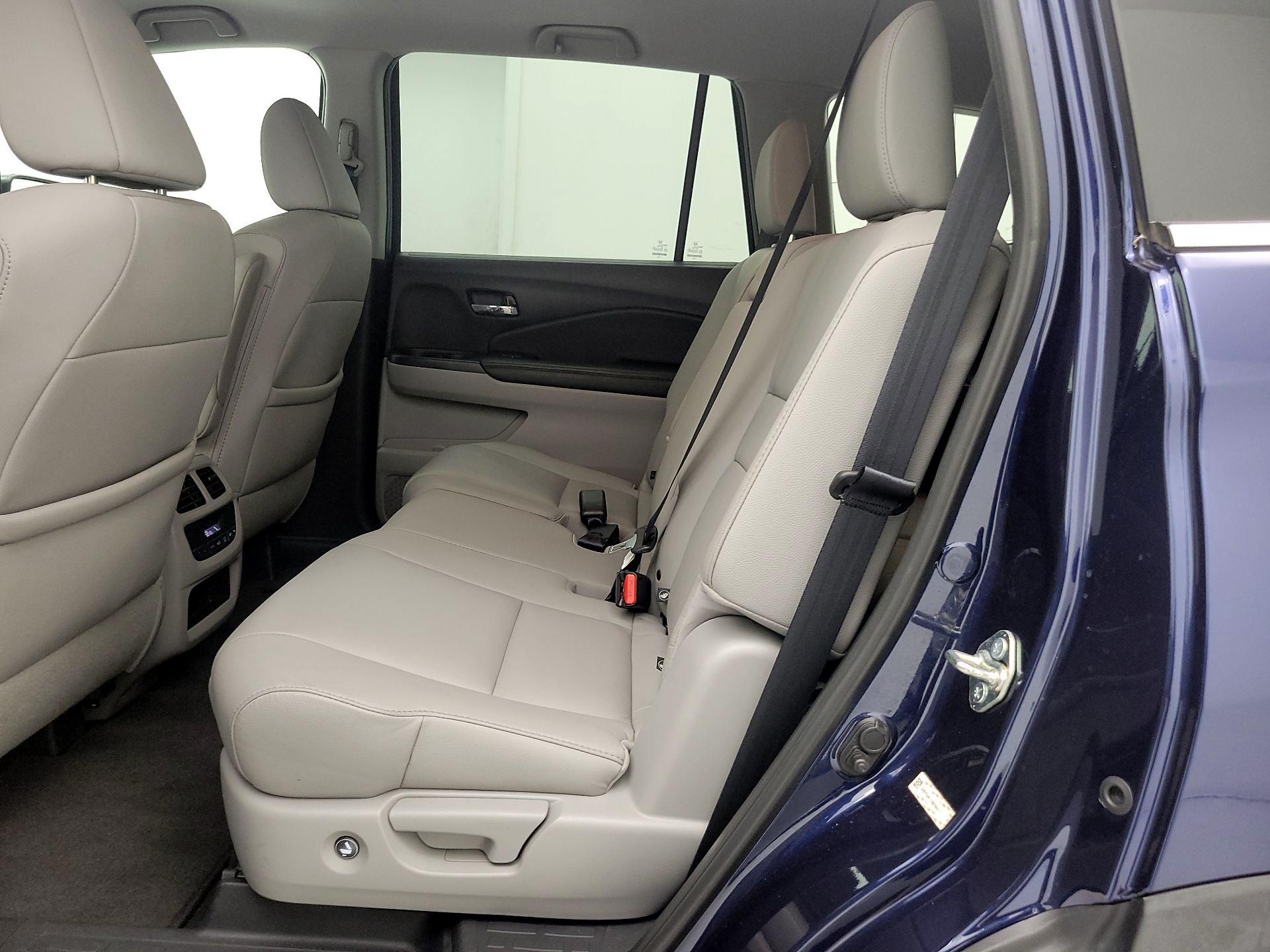 Thumbnail: 2016 Honda Pilot - 19